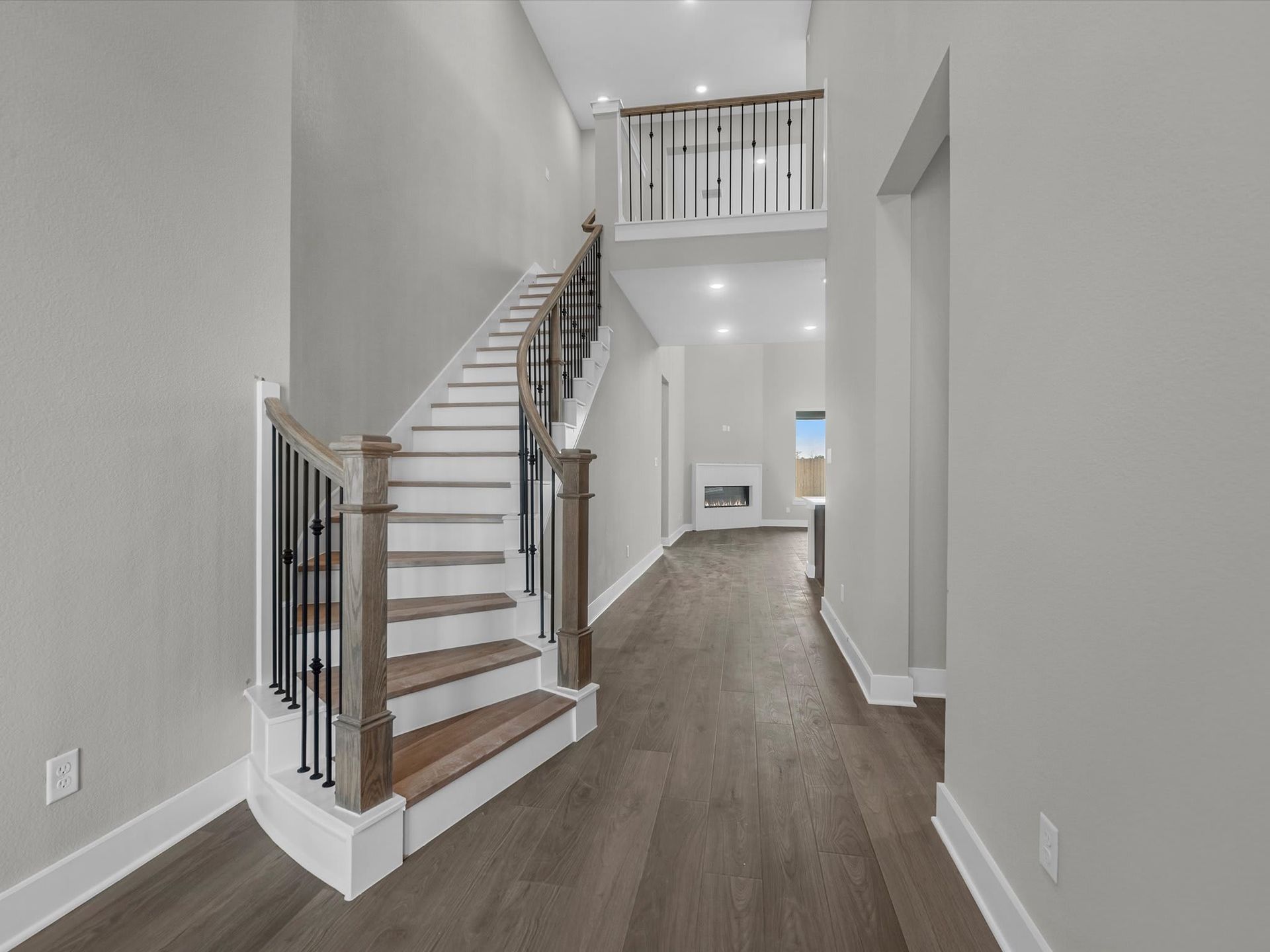 2715 Crown Ridge Drive