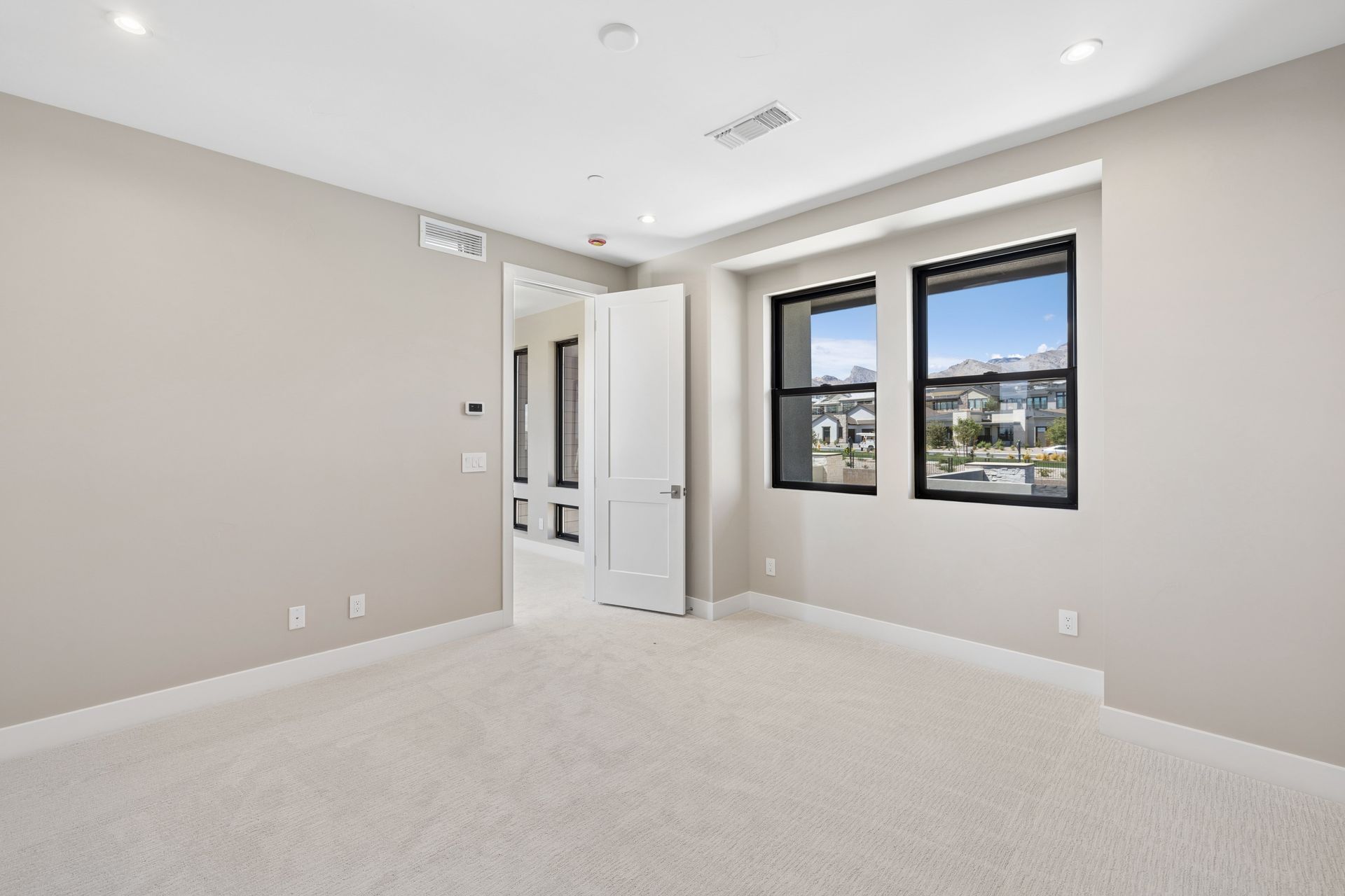 77 Tiller Point Street