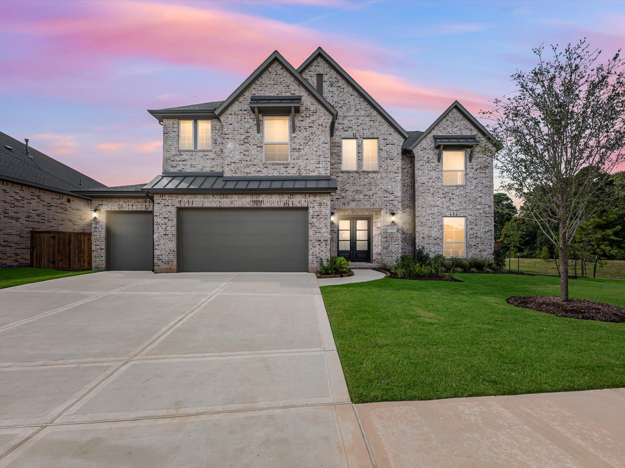 Avinger - Brook Bend at Clopton Farms: Montgomery, Texas - Tri Pointe Homes