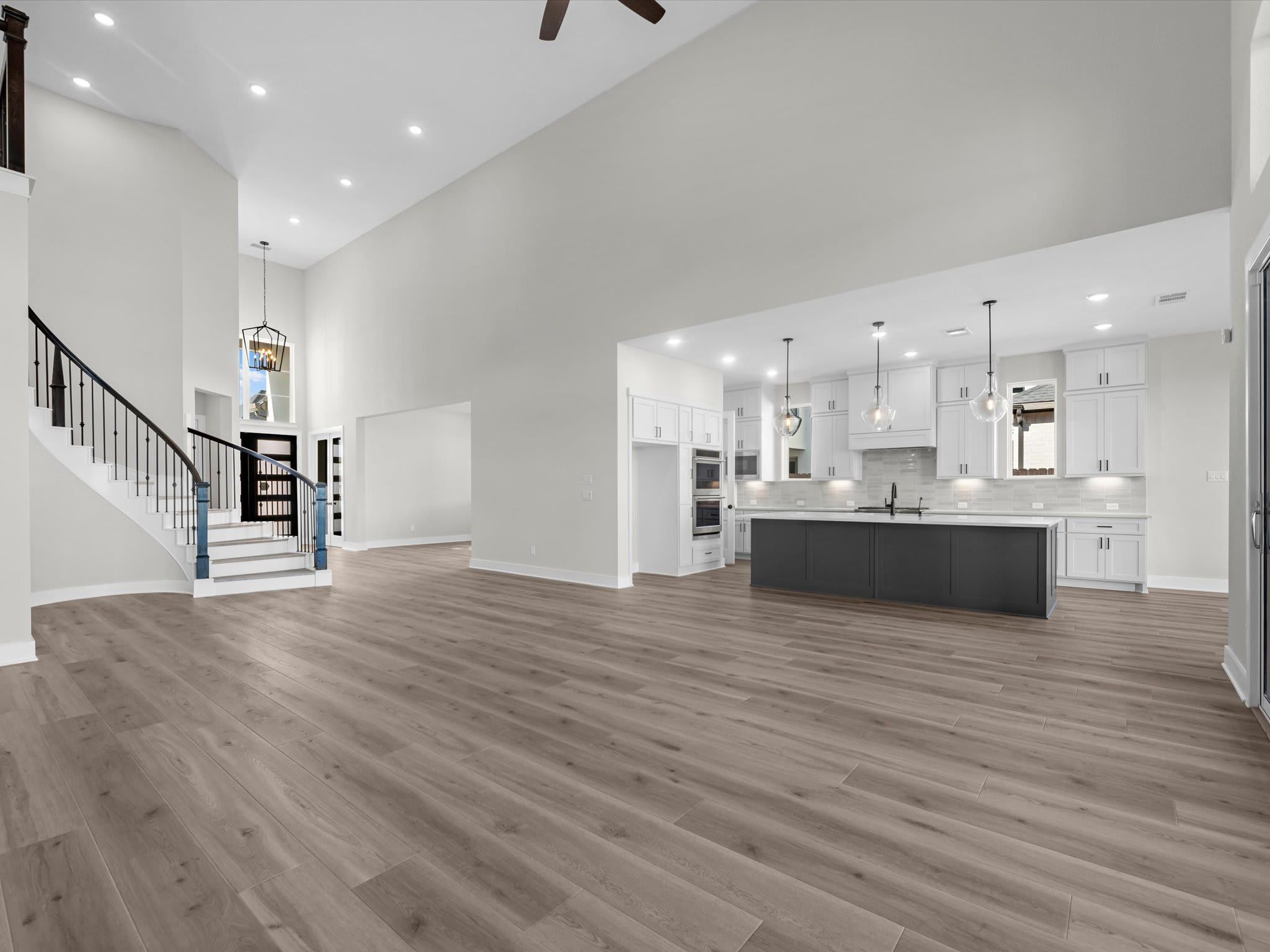 11931 Golden Cove