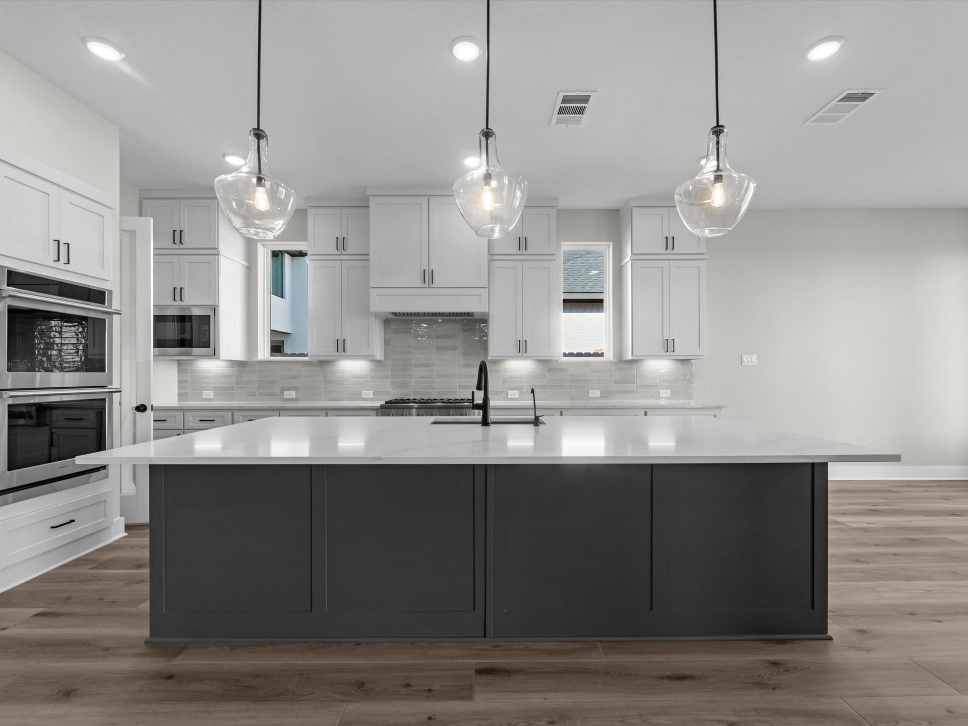 11931 Golden Cove