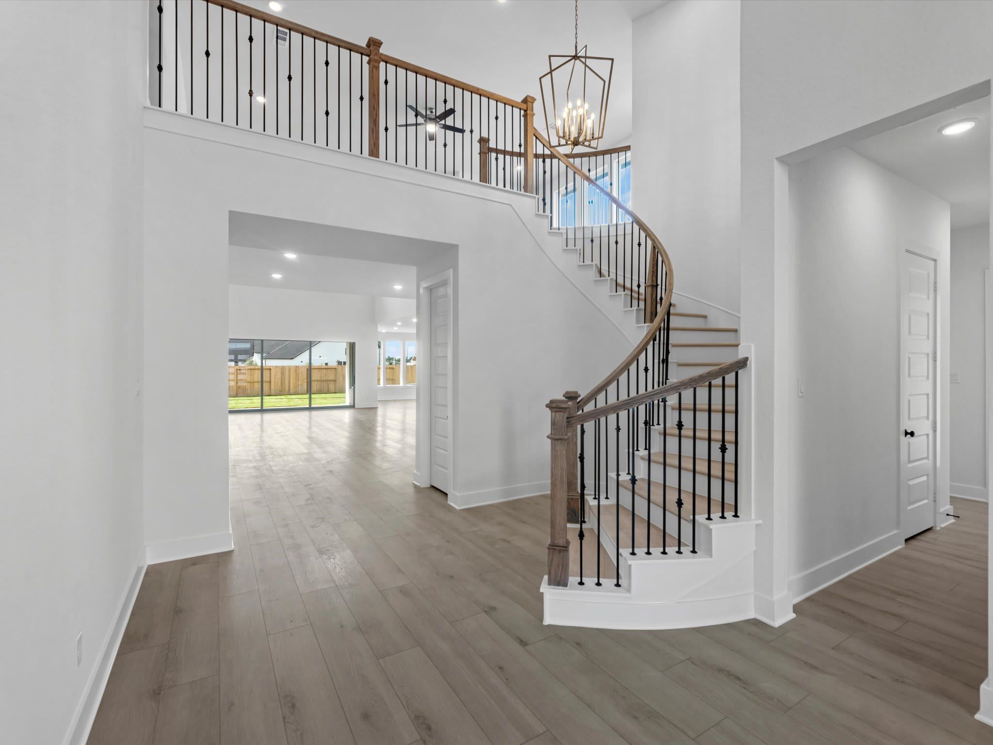 11938 Golden Cove