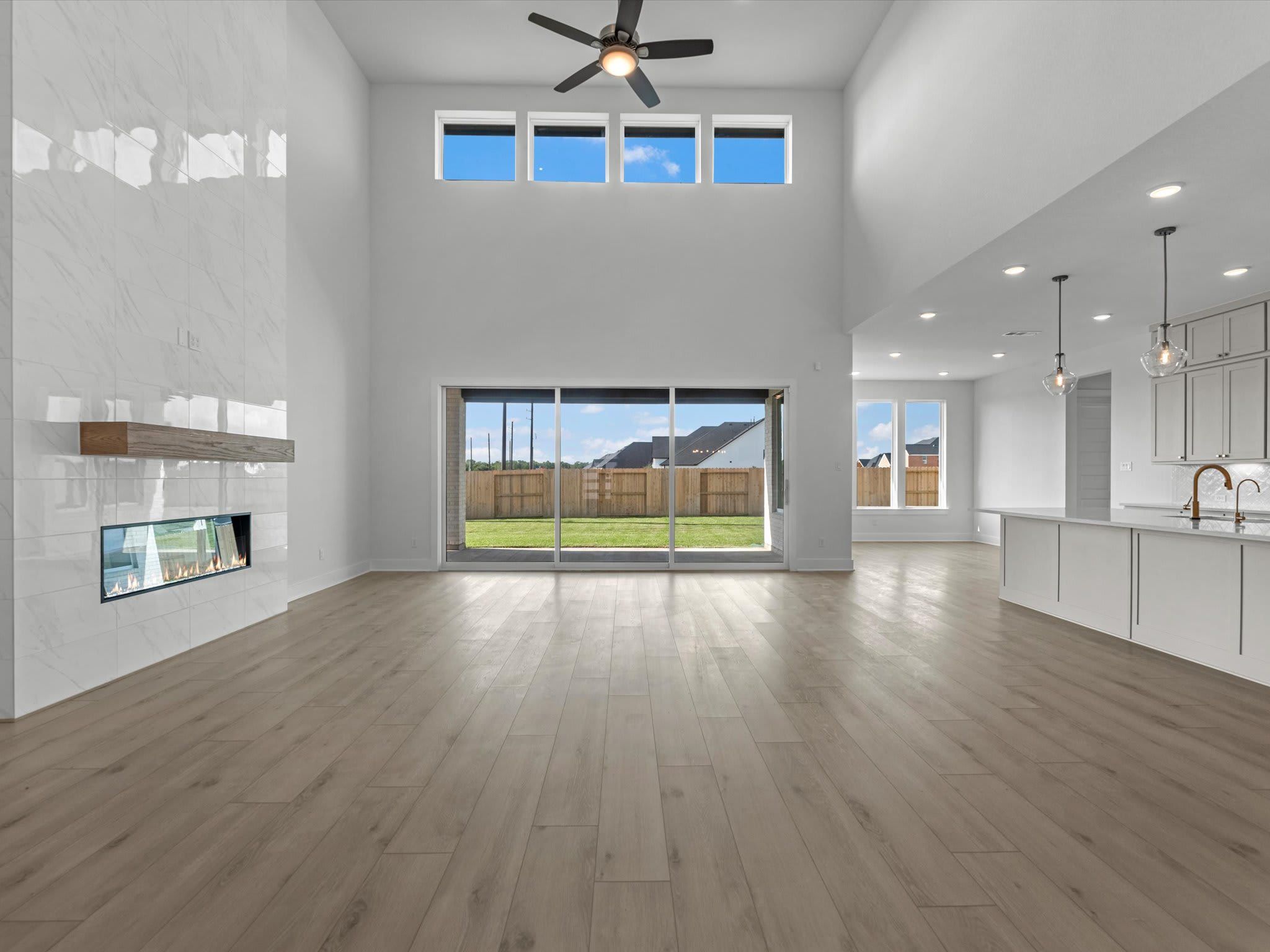 11938 Golden Cove