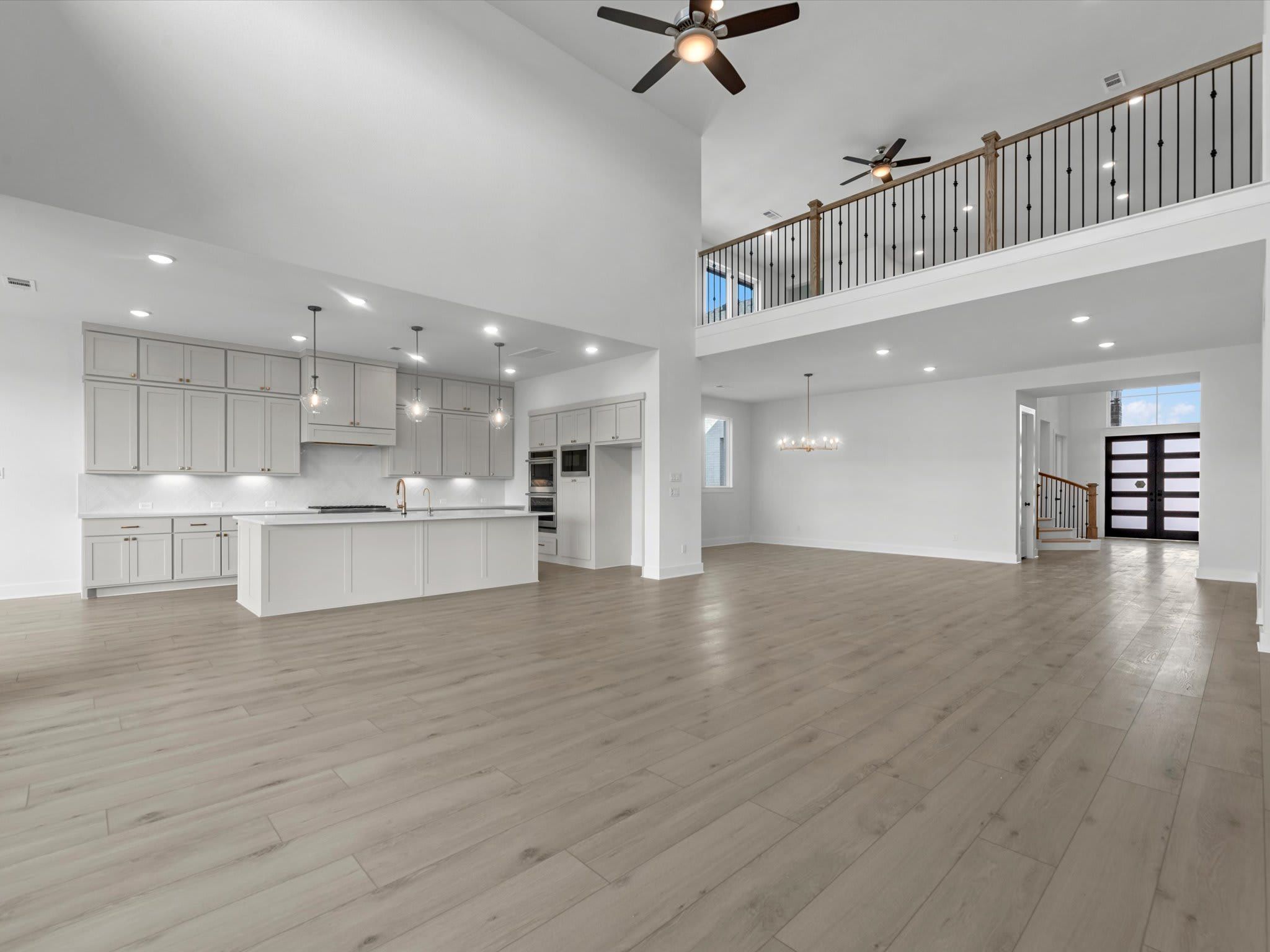 11938 Golden Cove