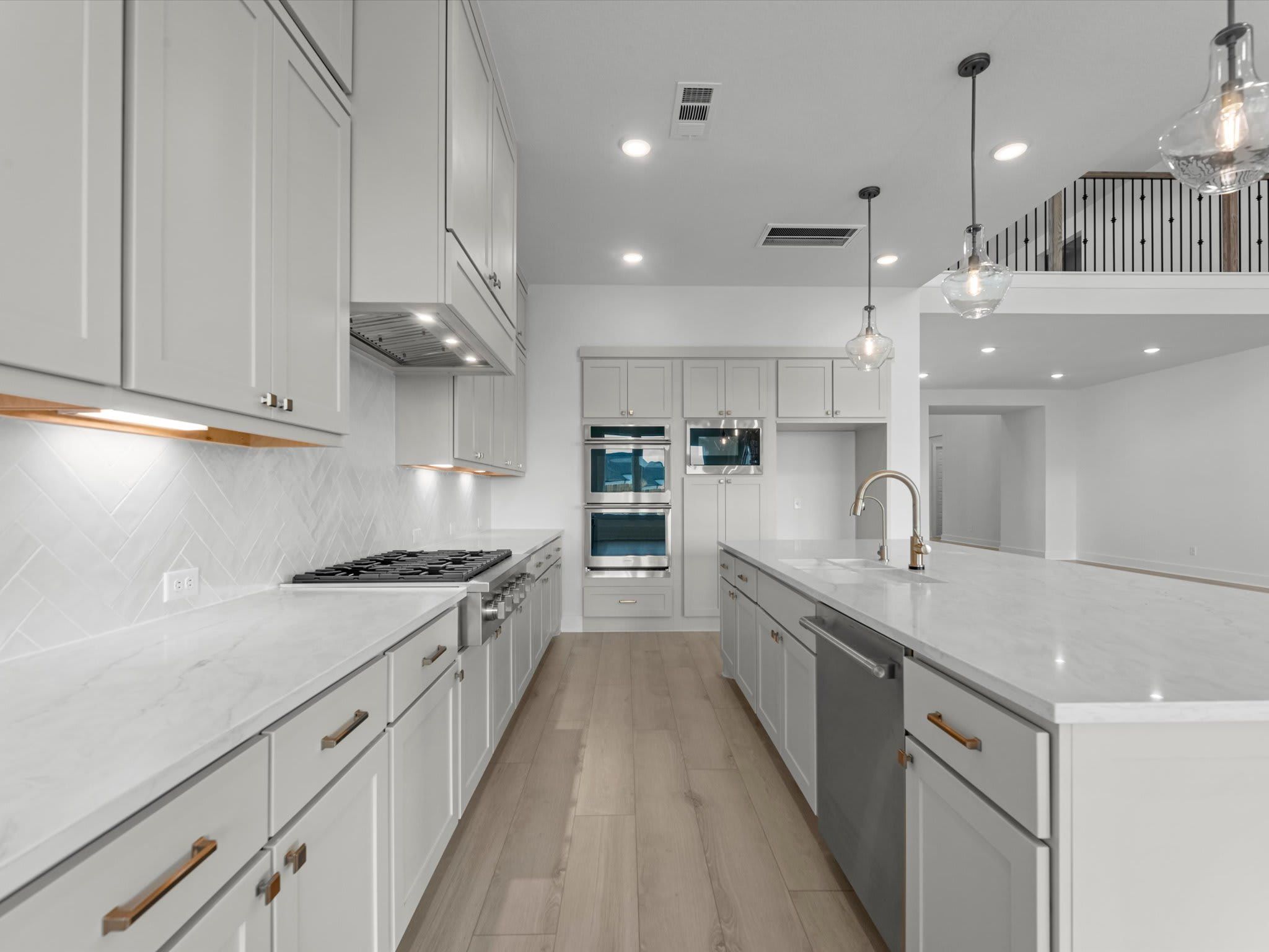 11938 Golden Cove