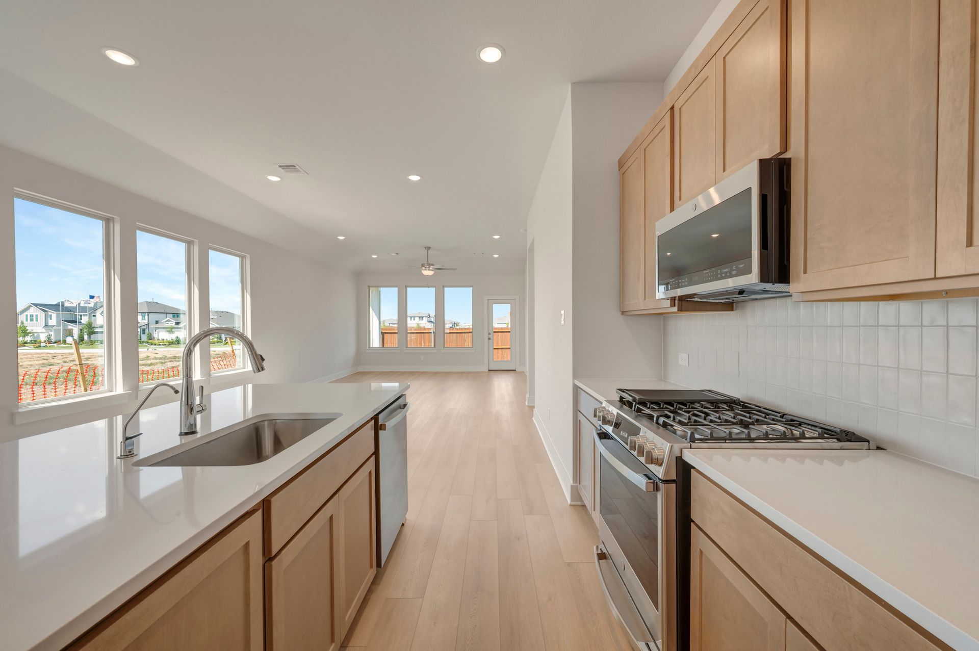 7428 Summer Sunset Drive