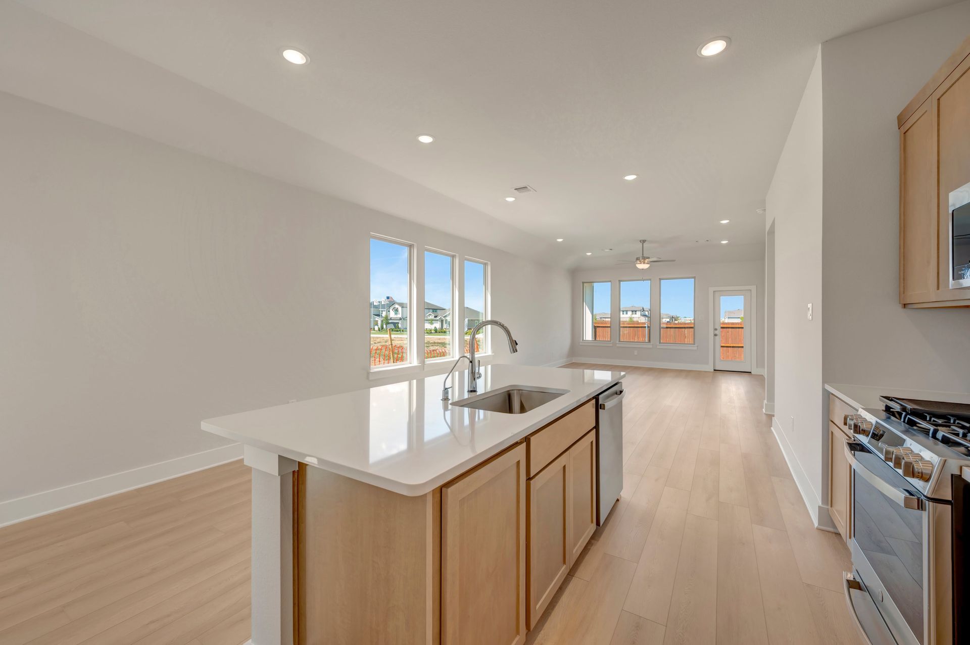 7428 Summer Sunset Drive