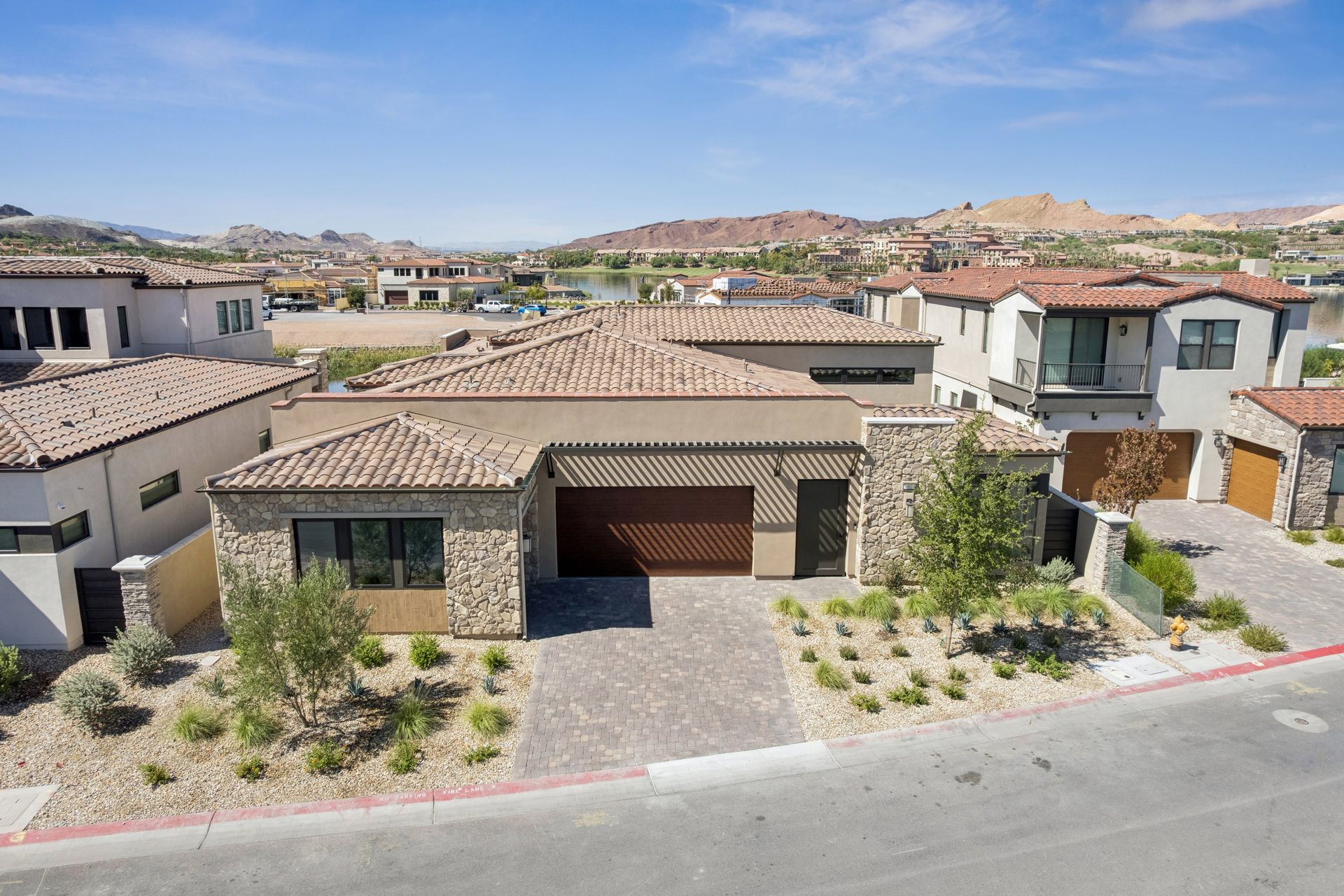 61 Bellissima Lago Court