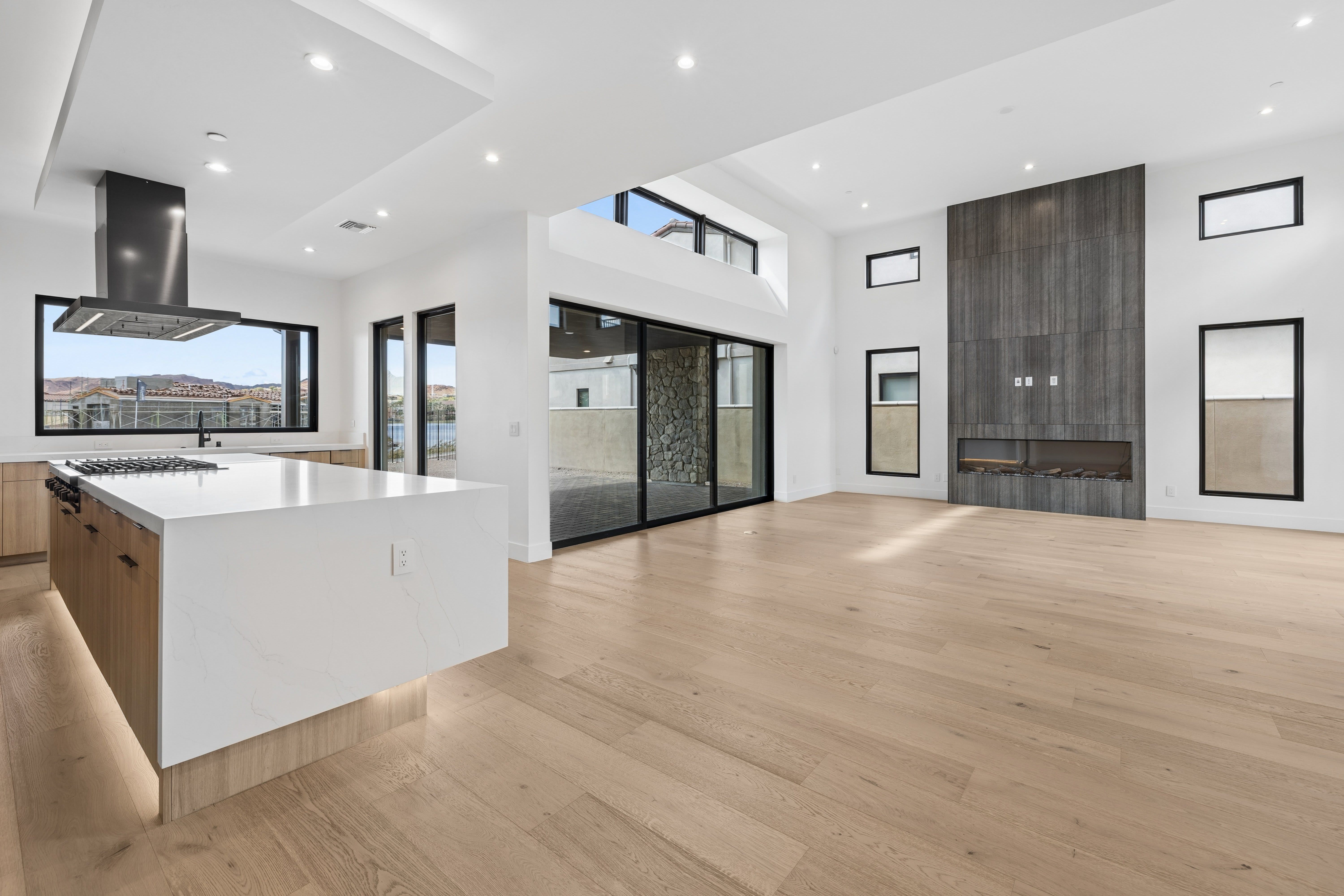 61 Bellissima Lago Court