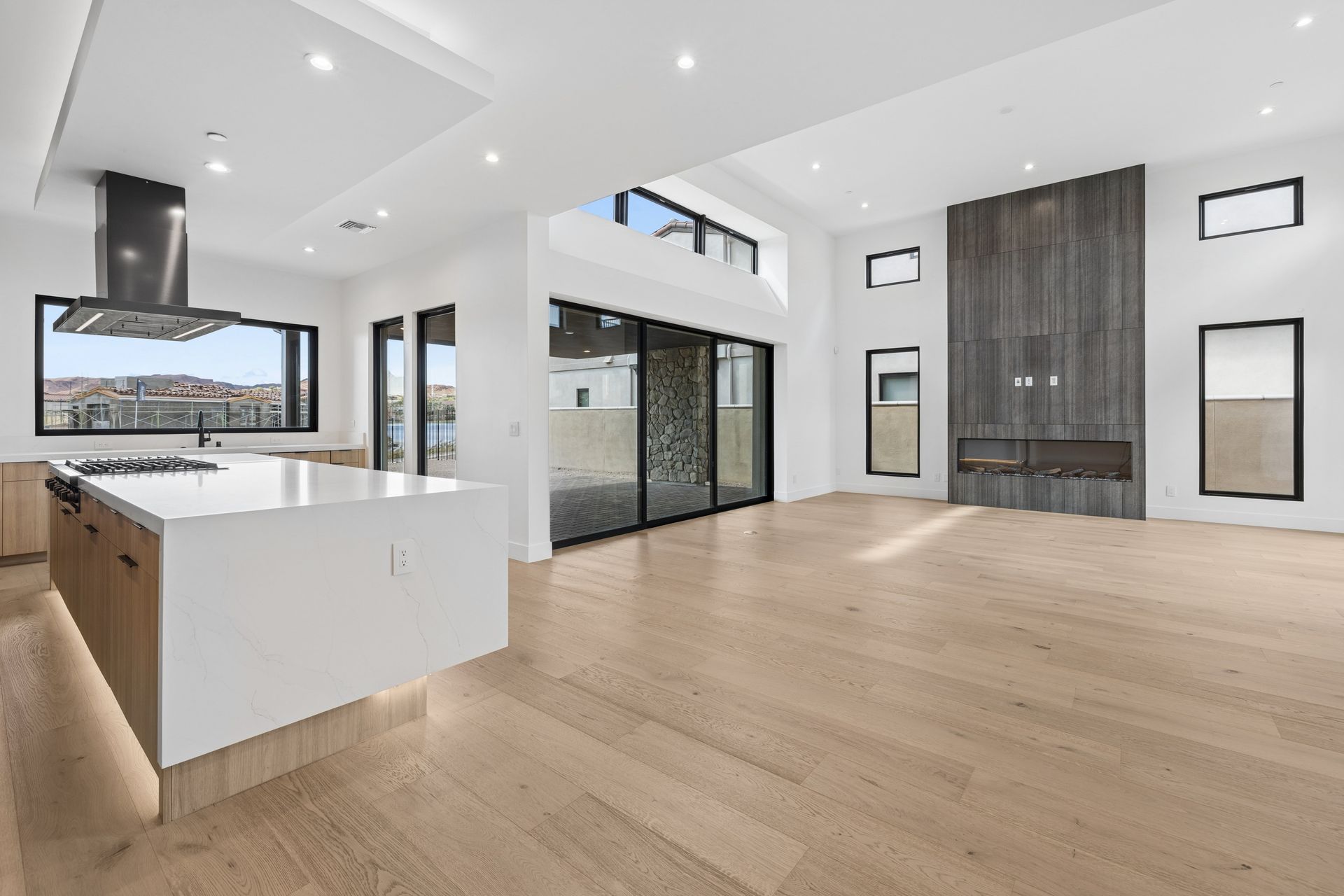 61 Bellissima Lago Court