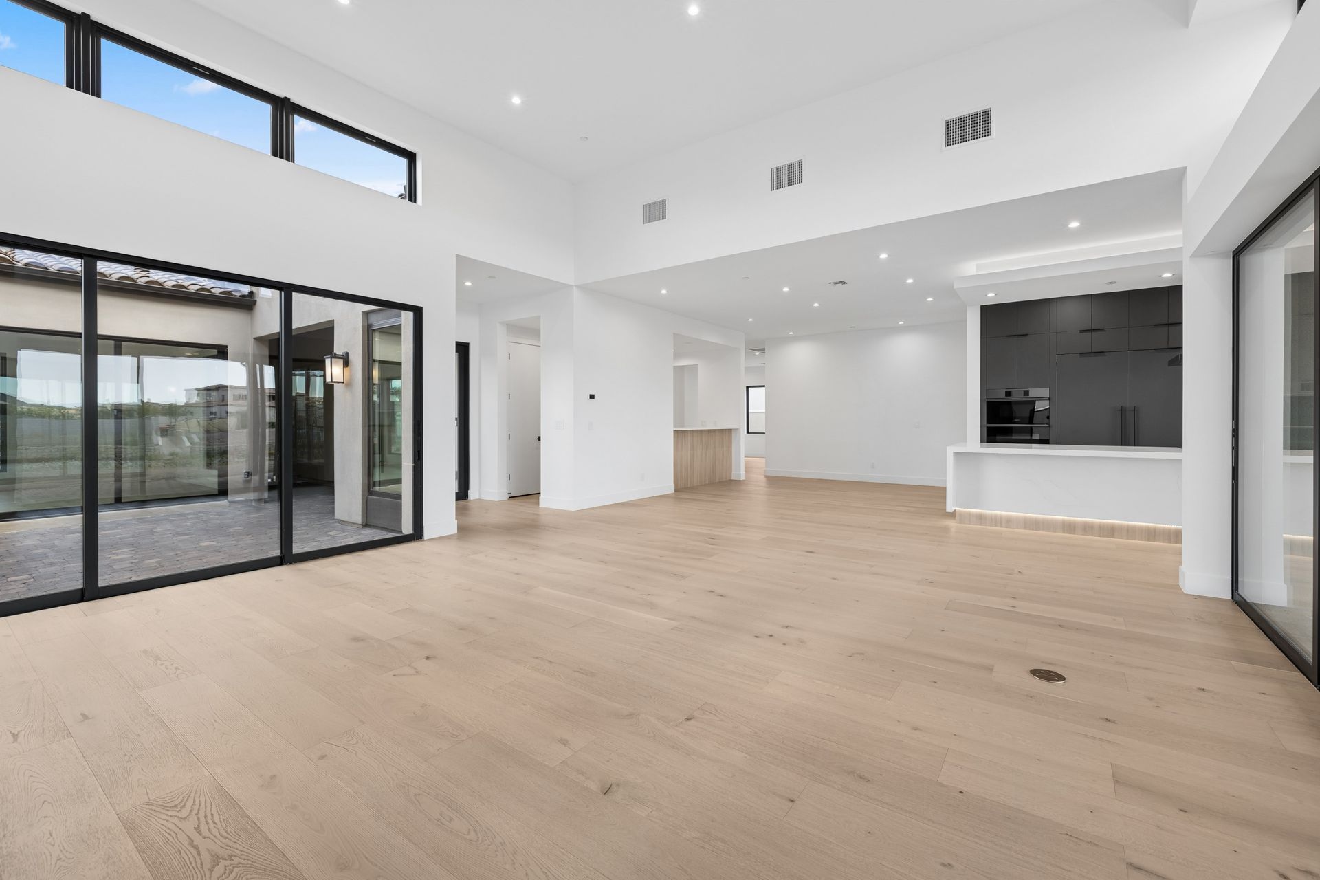 61 Bellissima Lago Court