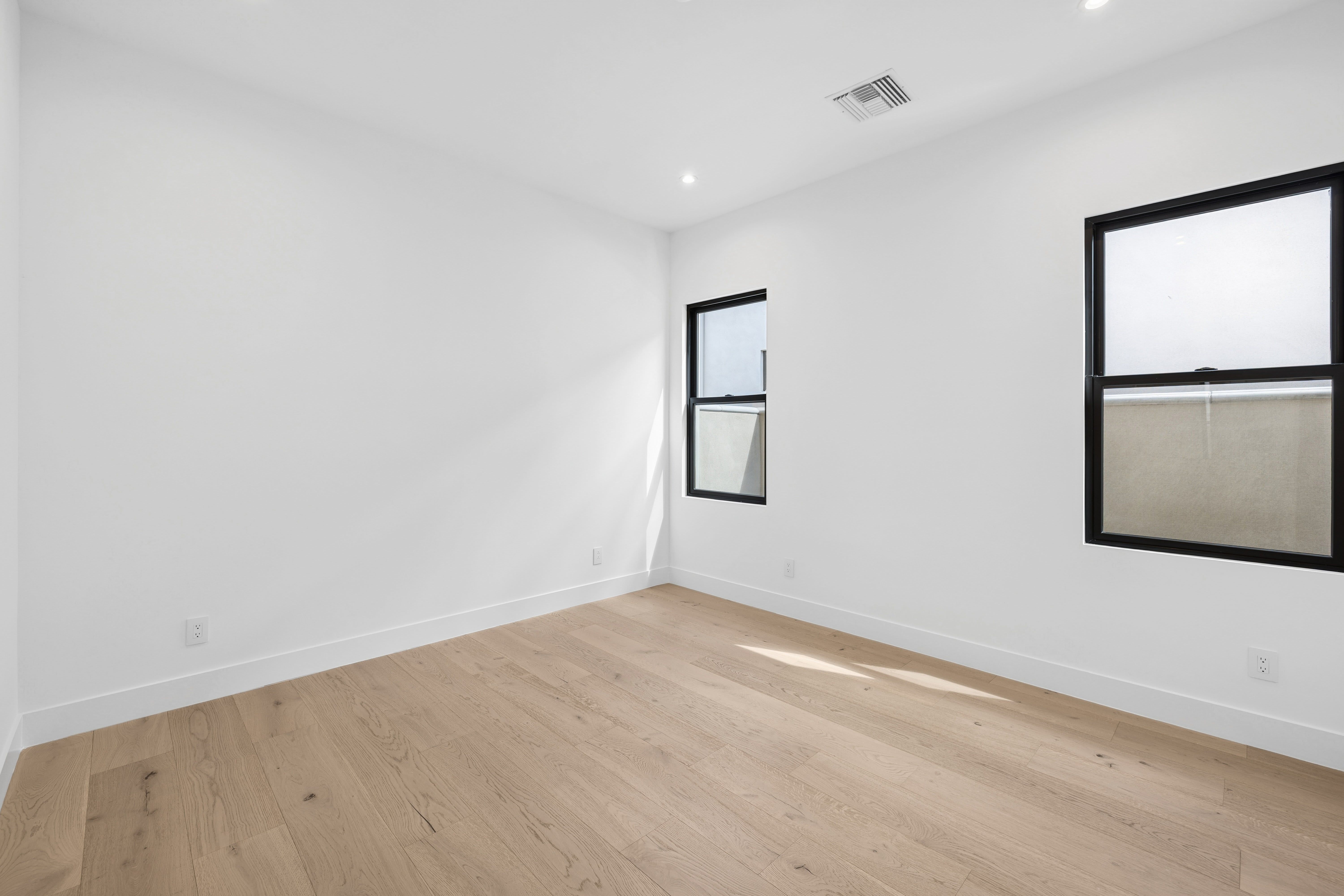 61 Bellissima Lago Court