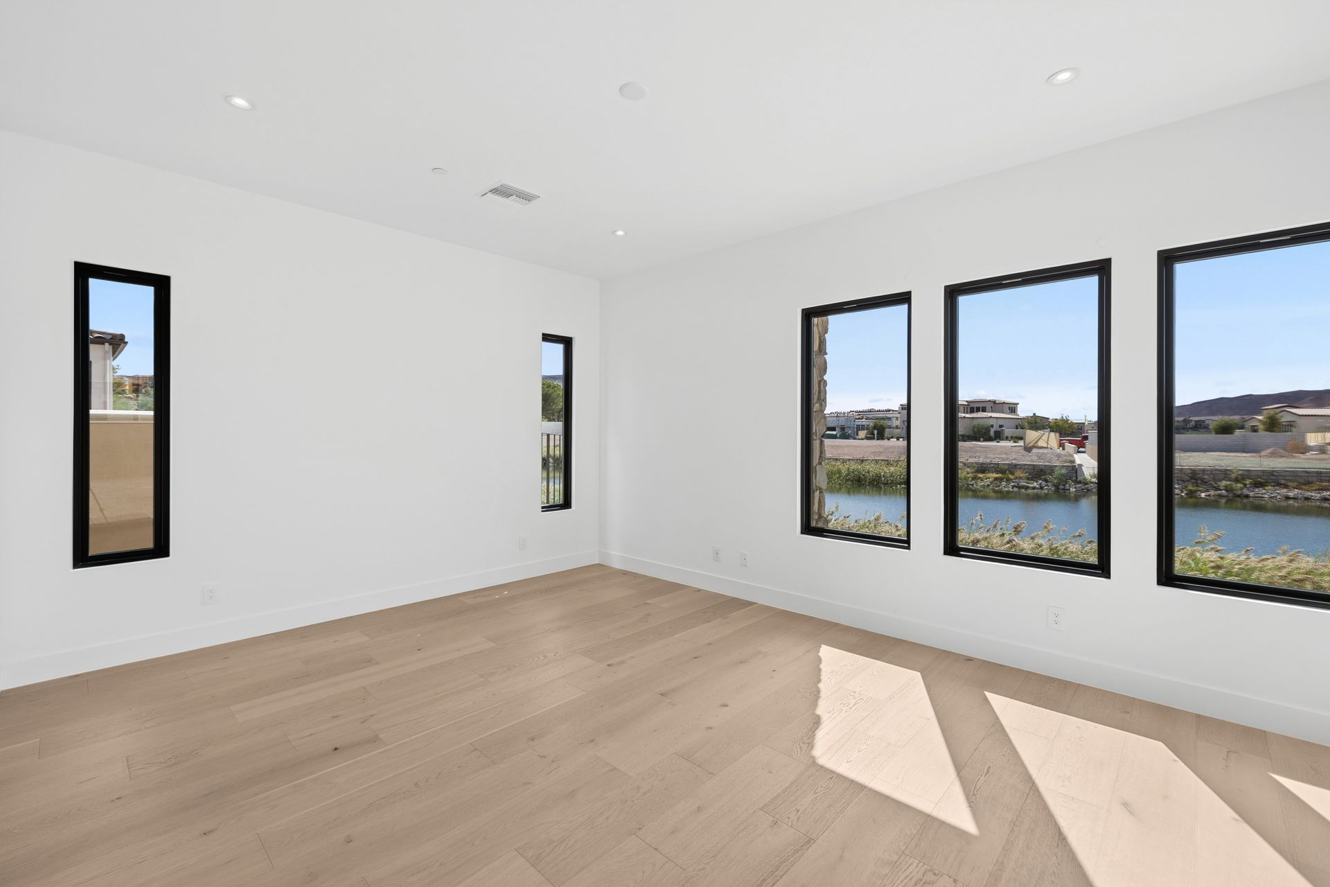61 Bellissima Lago Court