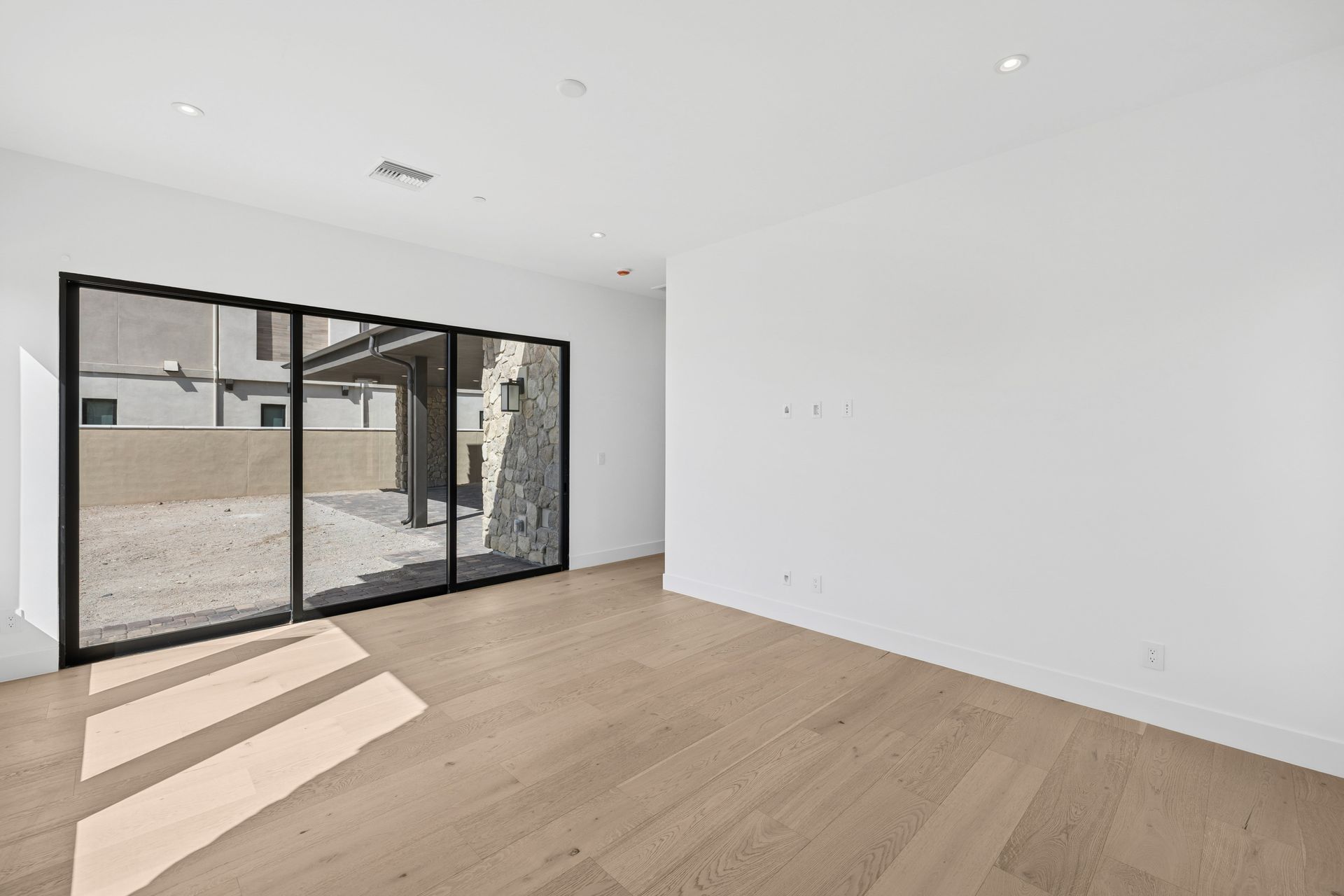 61 Bellissima Lago Court
