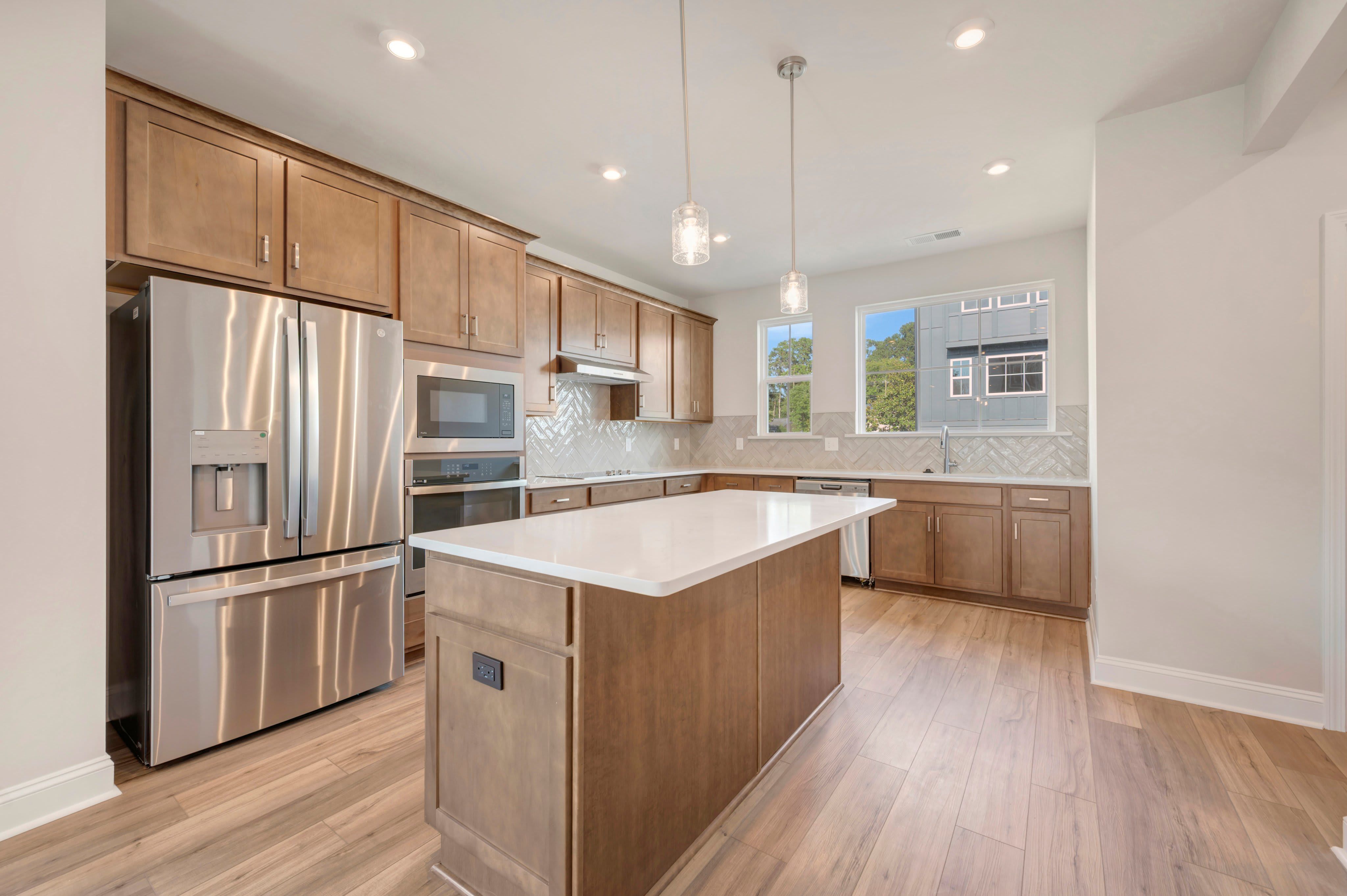 1311 Sandstar Ln