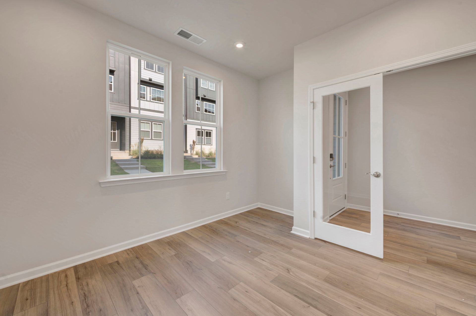 1311 Sandstar Ln