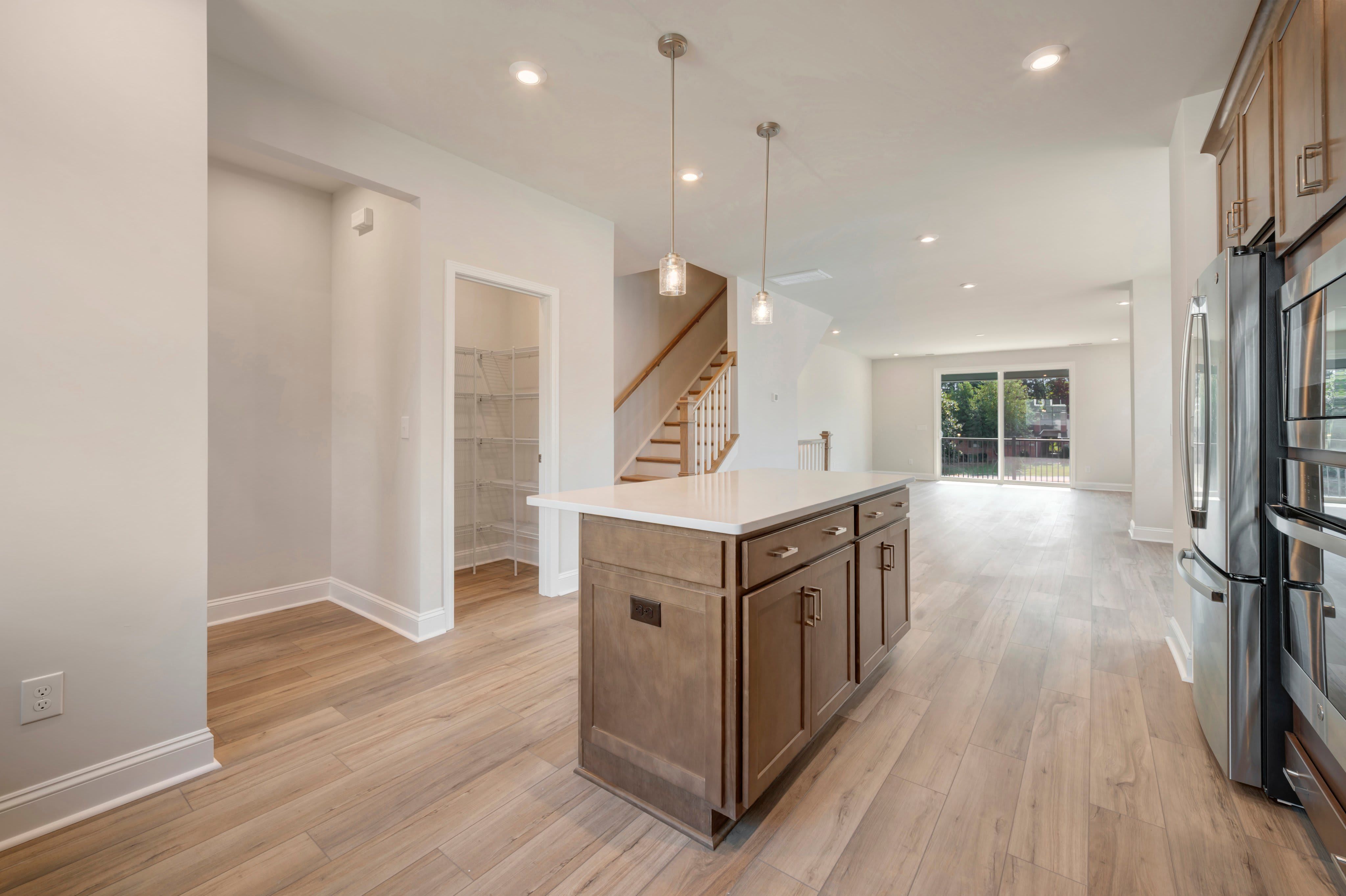 1311 Sandstar Ln