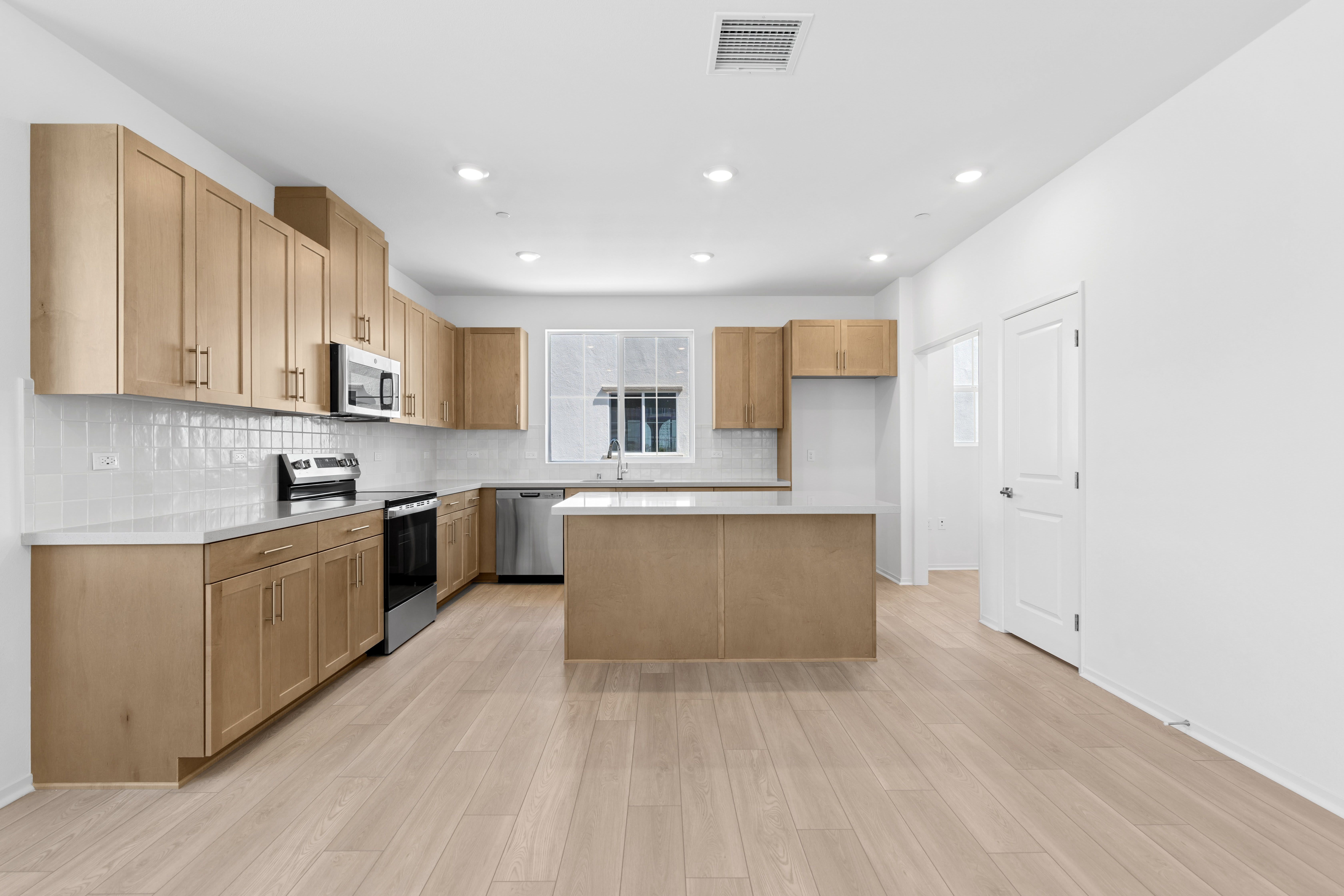 16027 York Drive | HS 128