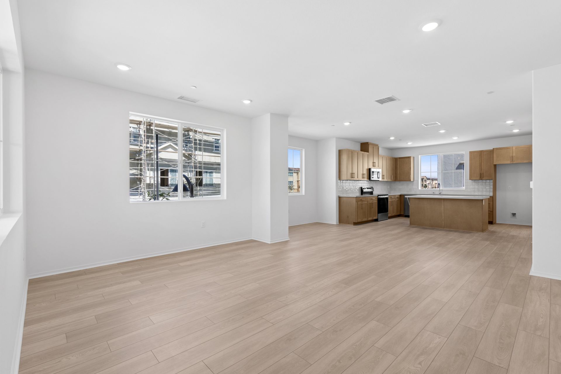 16027 York Drive | HS 128