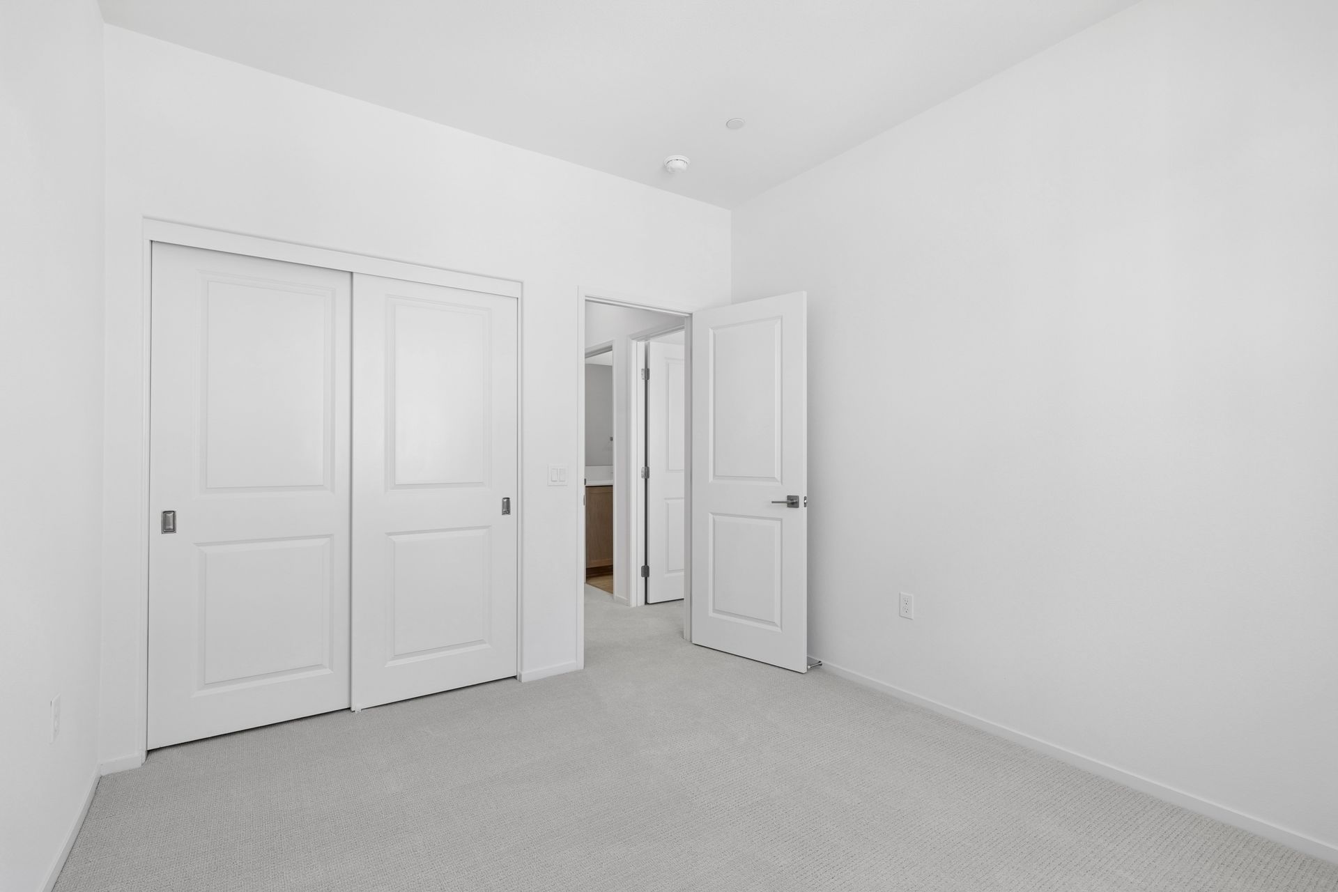 16027 York Drive | HS 128