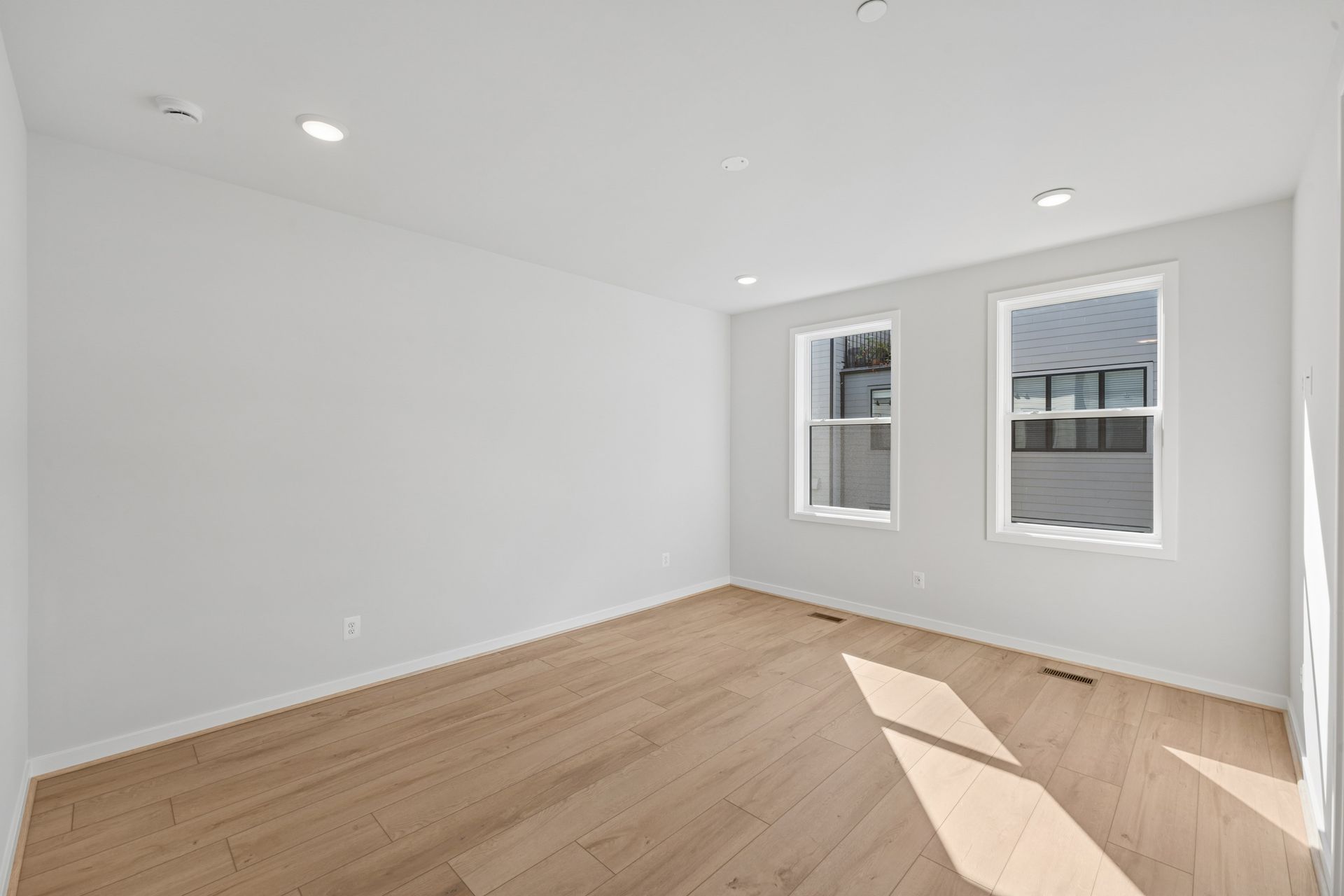 4922 Churchill Mews