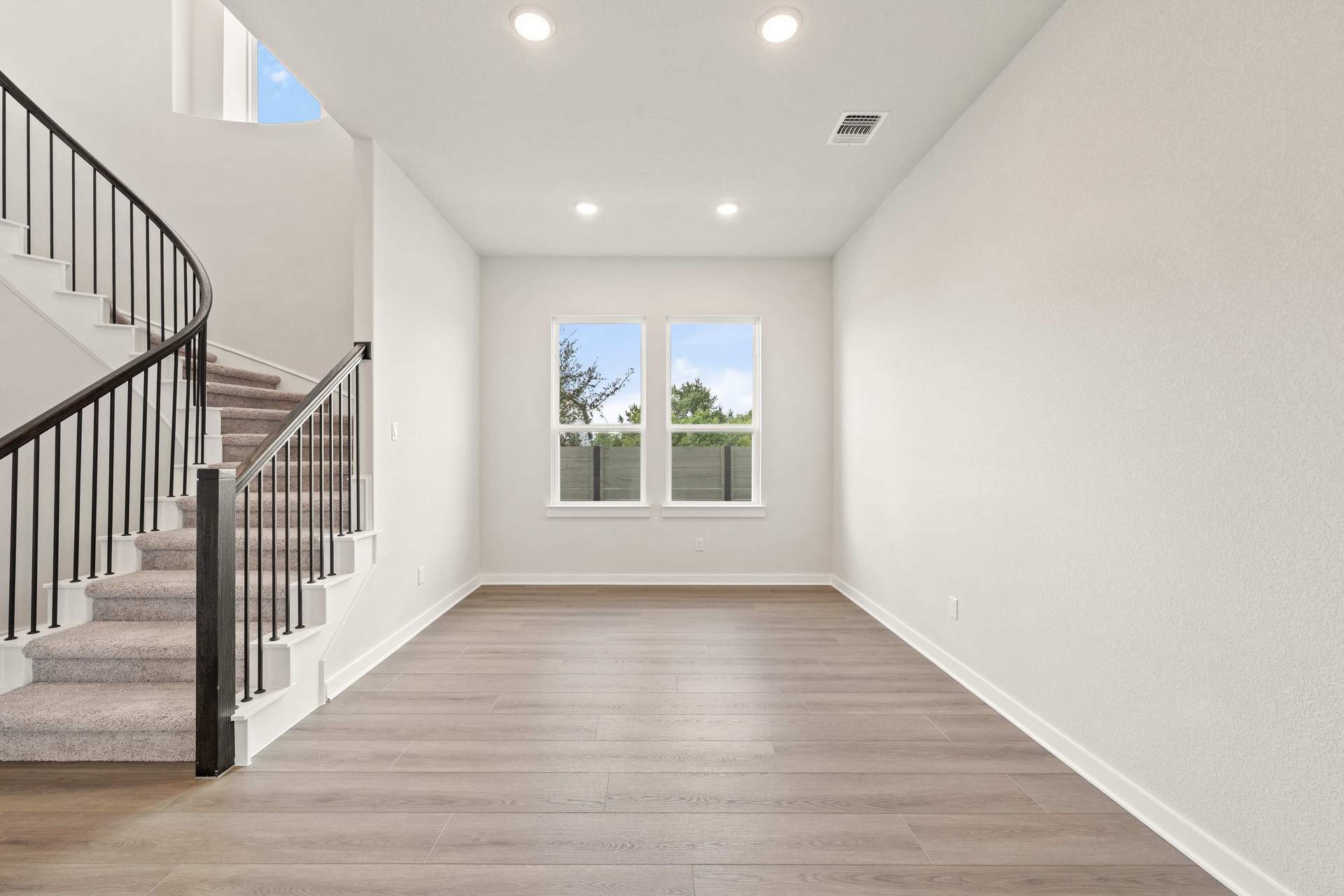 401 Hickory Springs Trail