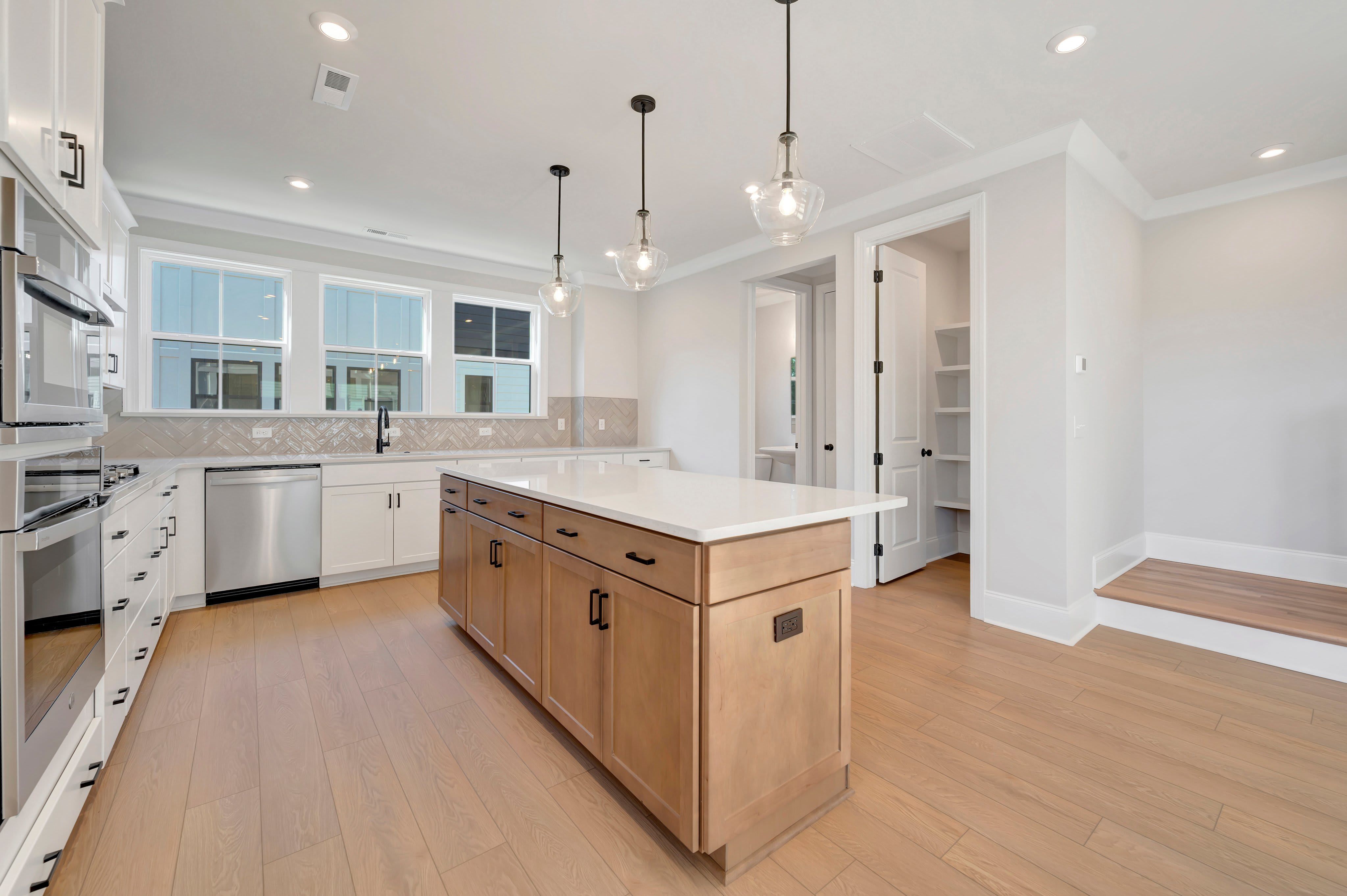 14018 Meera Lane