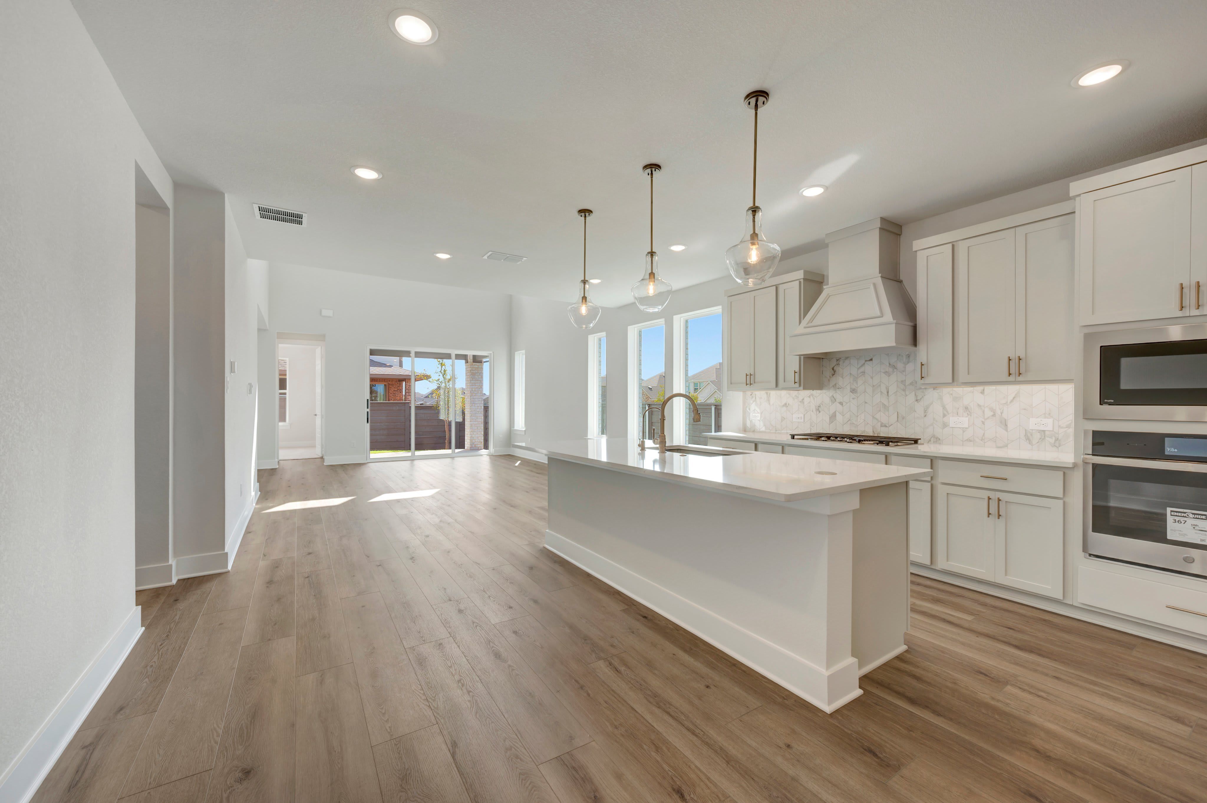 1100 Amaryllis Lane