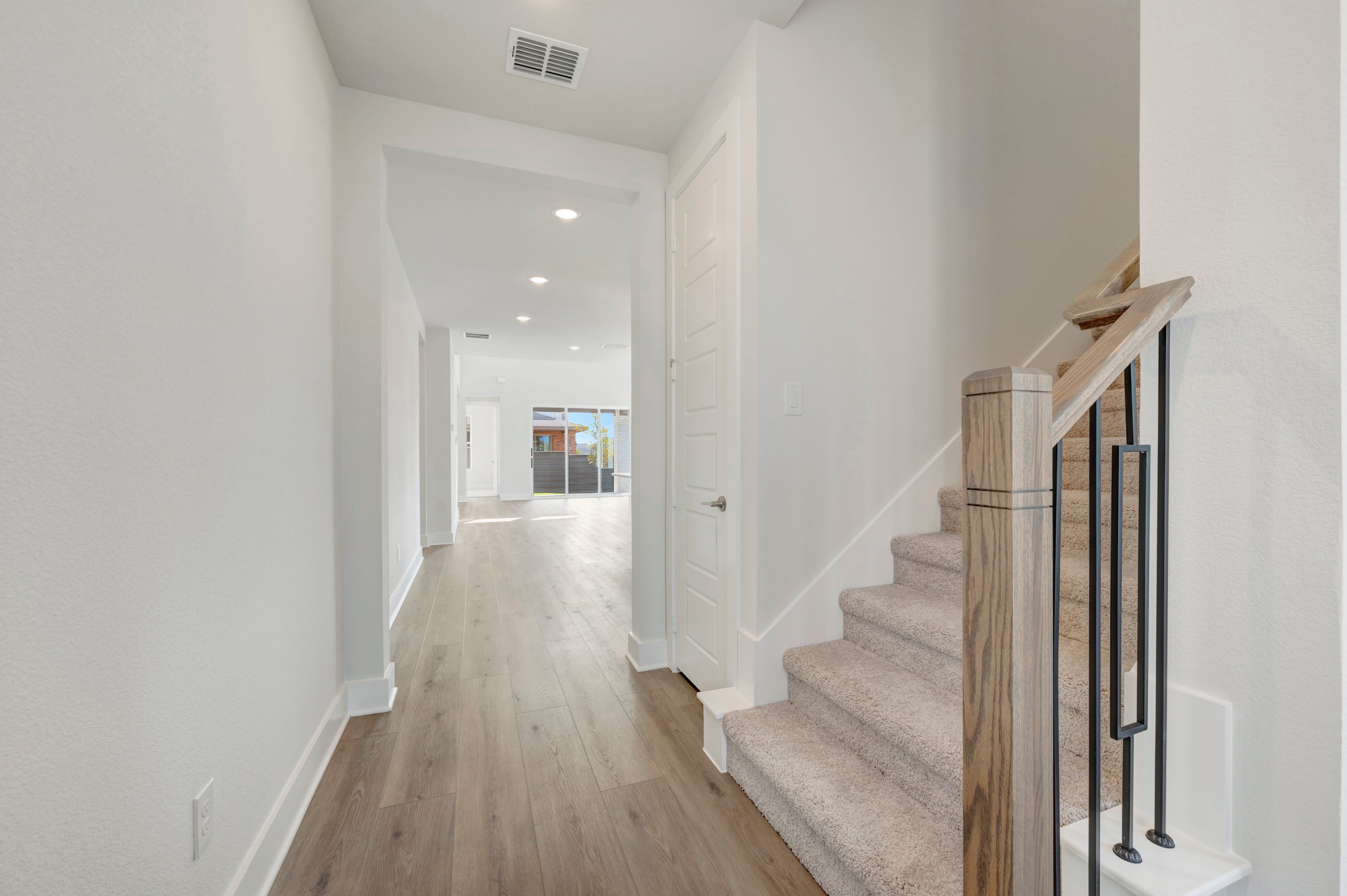 1100 Amaryllis Lane