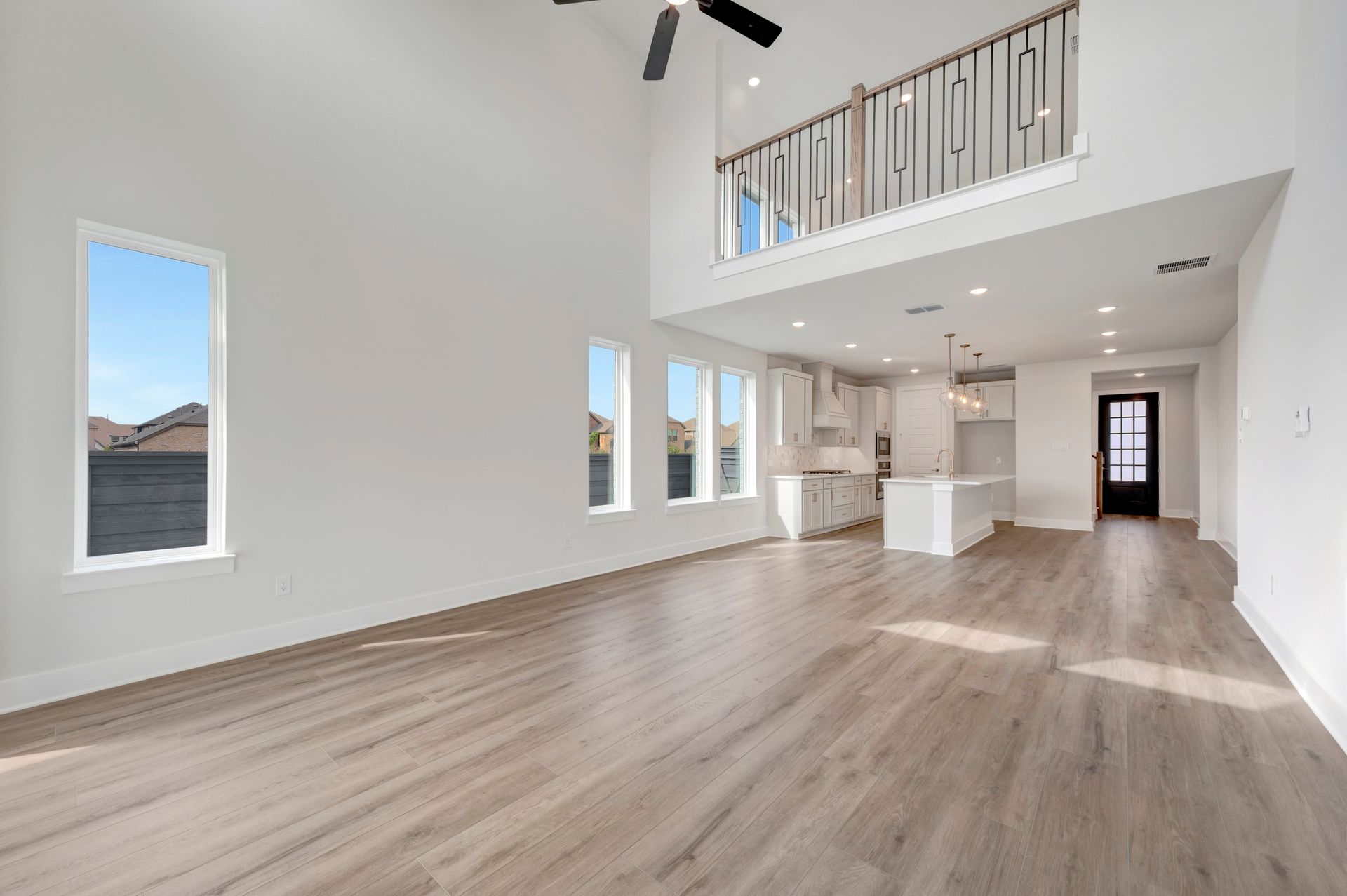 1100 Amaryllis Lane