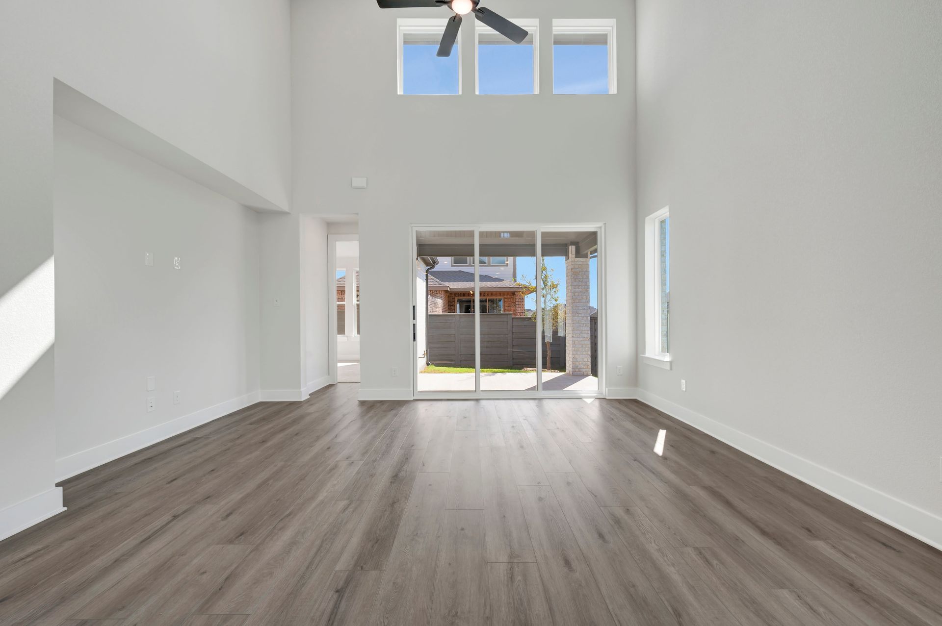 1100 Amaryllis Lane