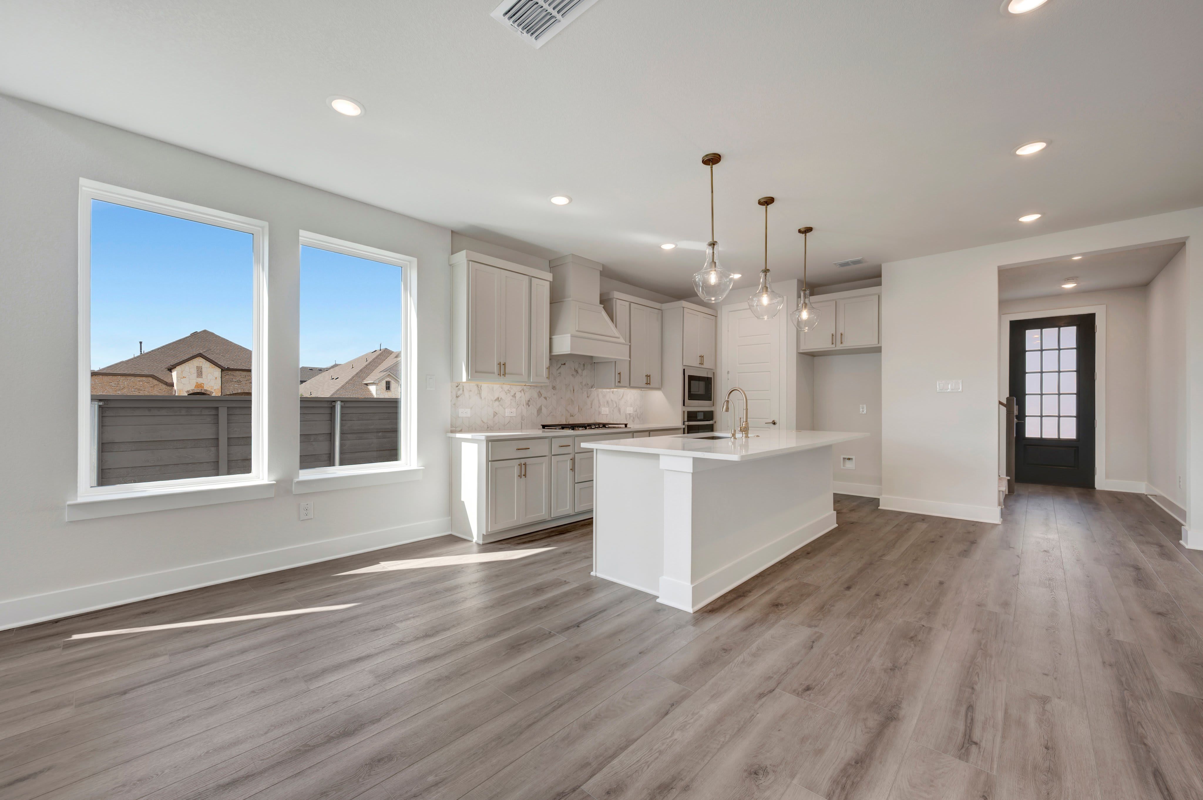 1100 Amaryllis Lane