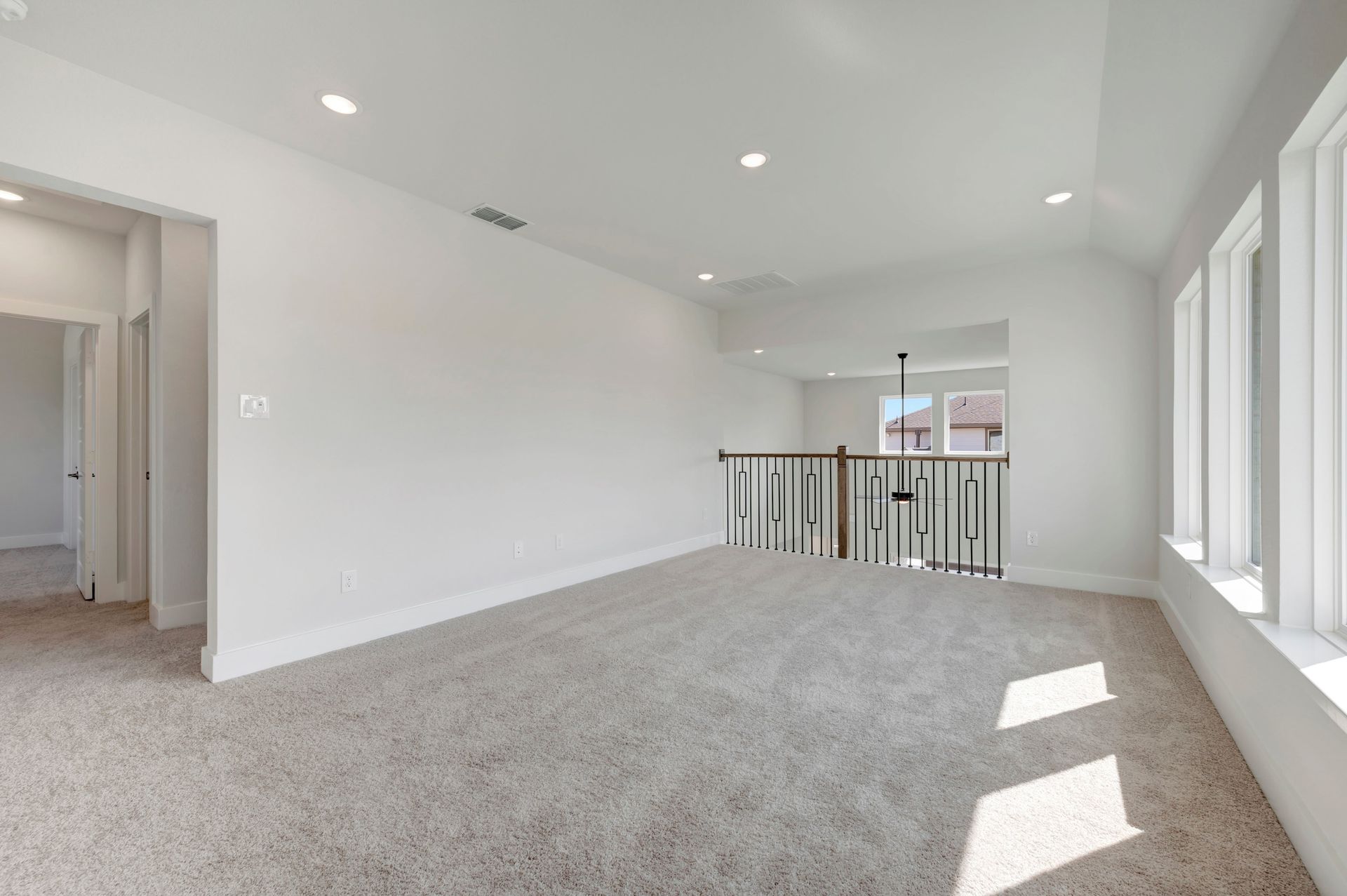 1100 Amaryllis Lane