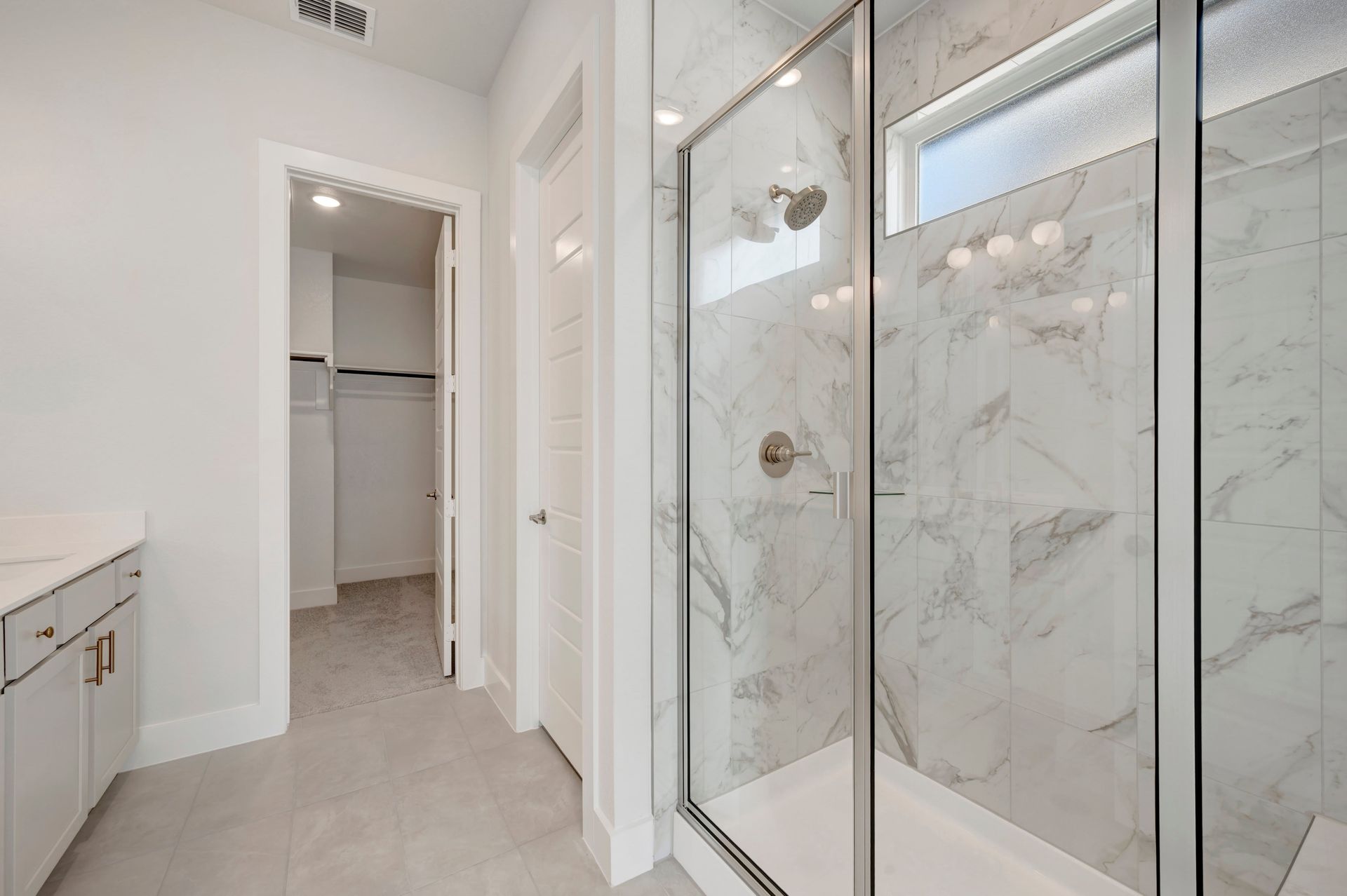 1100 Amaryllis Lane