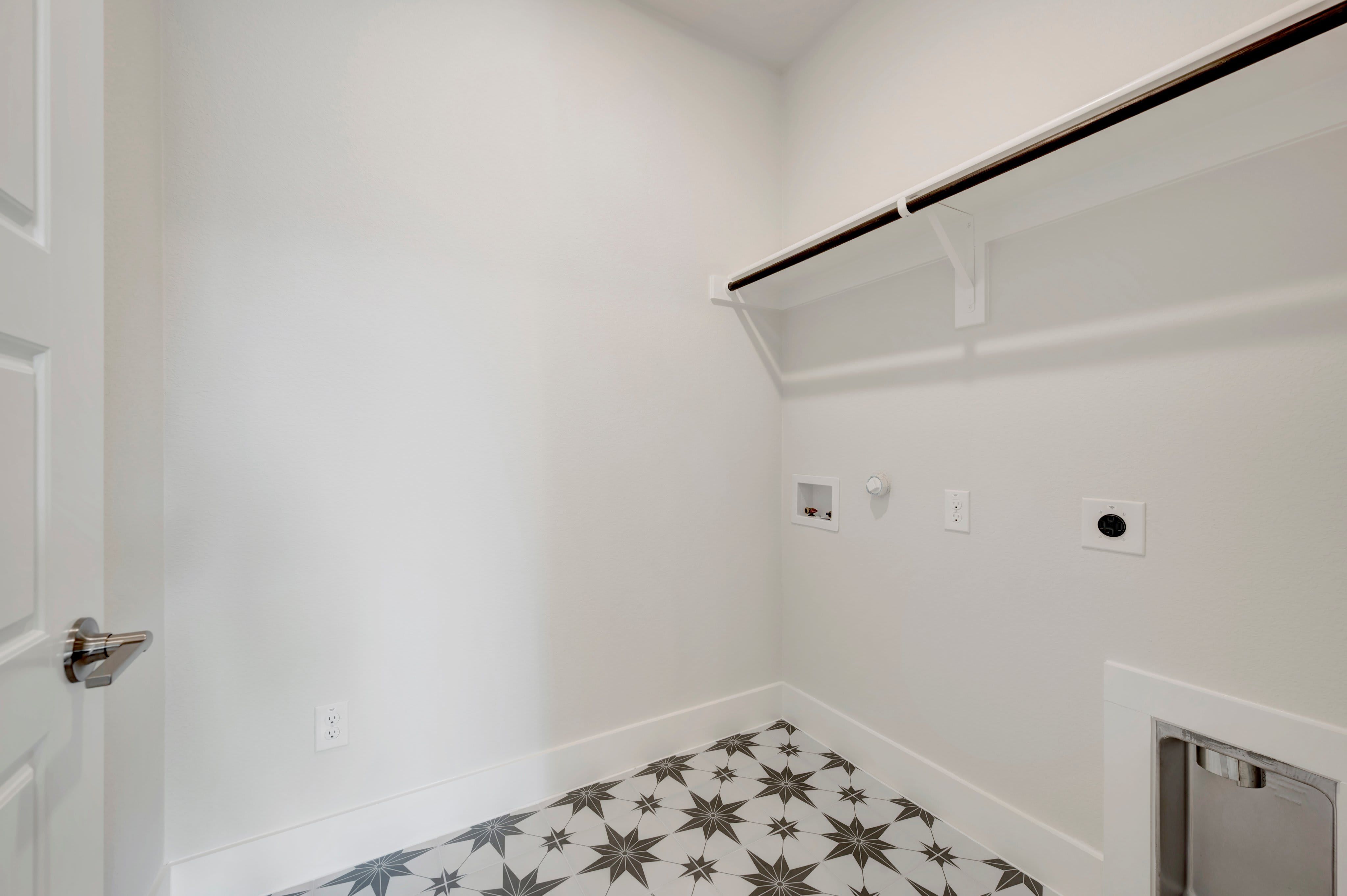 1100 Amaryllis Lane