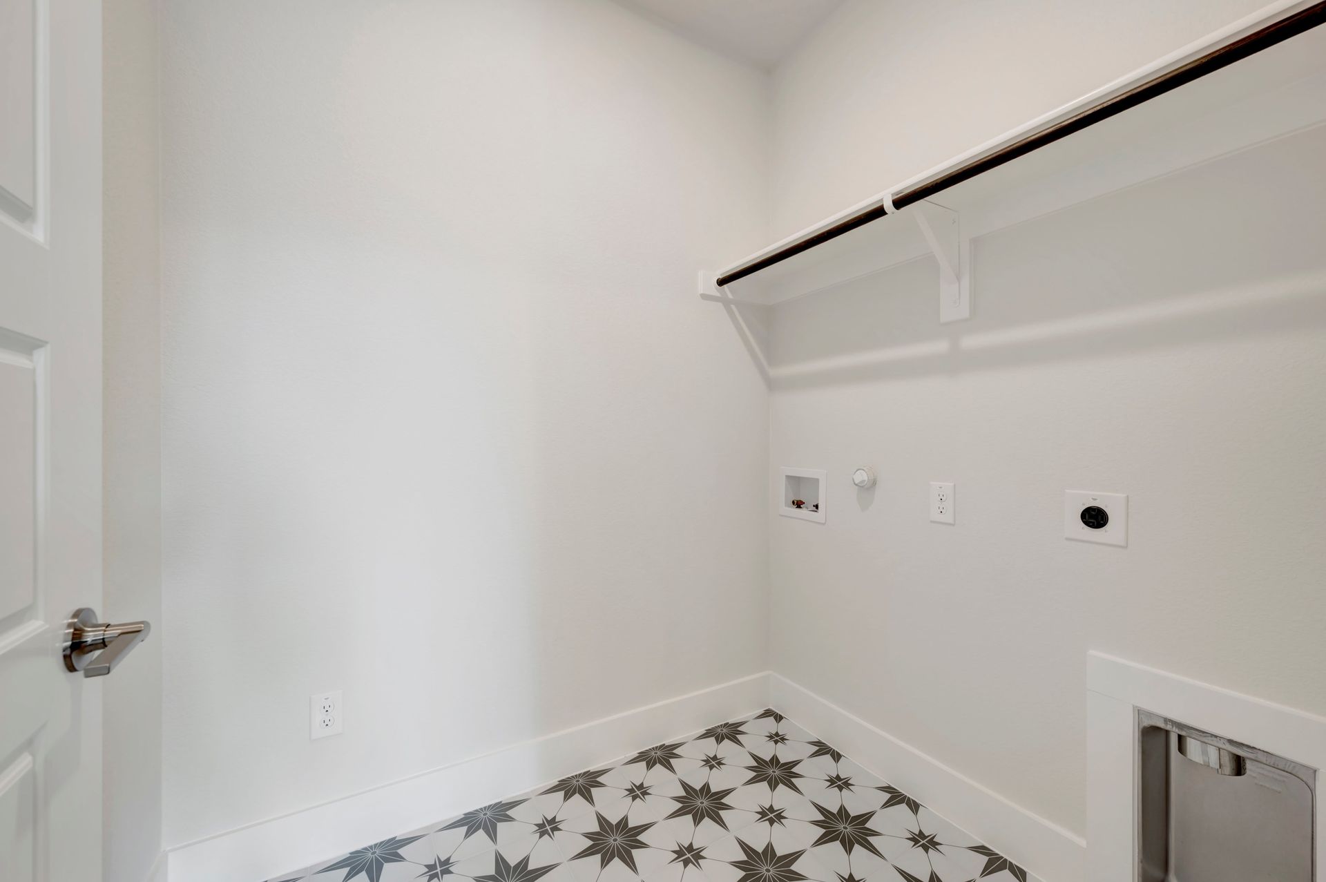 1100 Amaryllis Lane