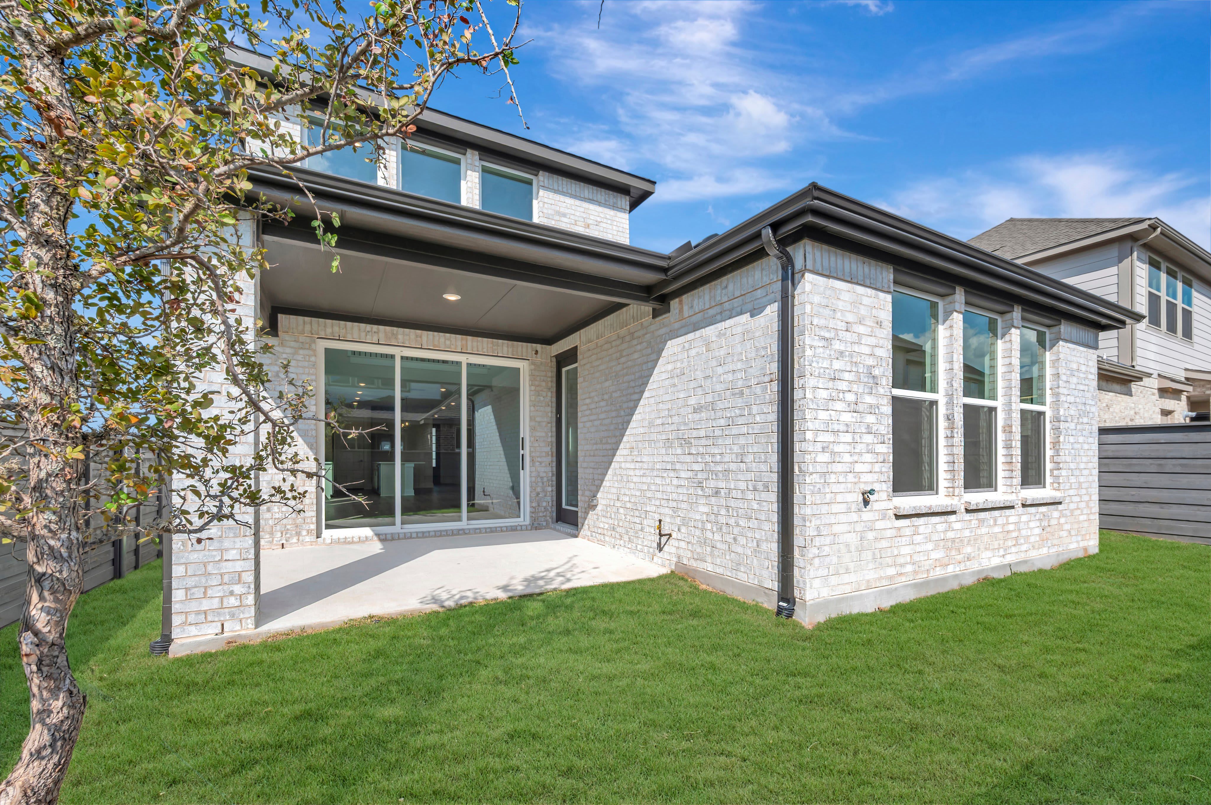 1100 Amaryllis Lane
