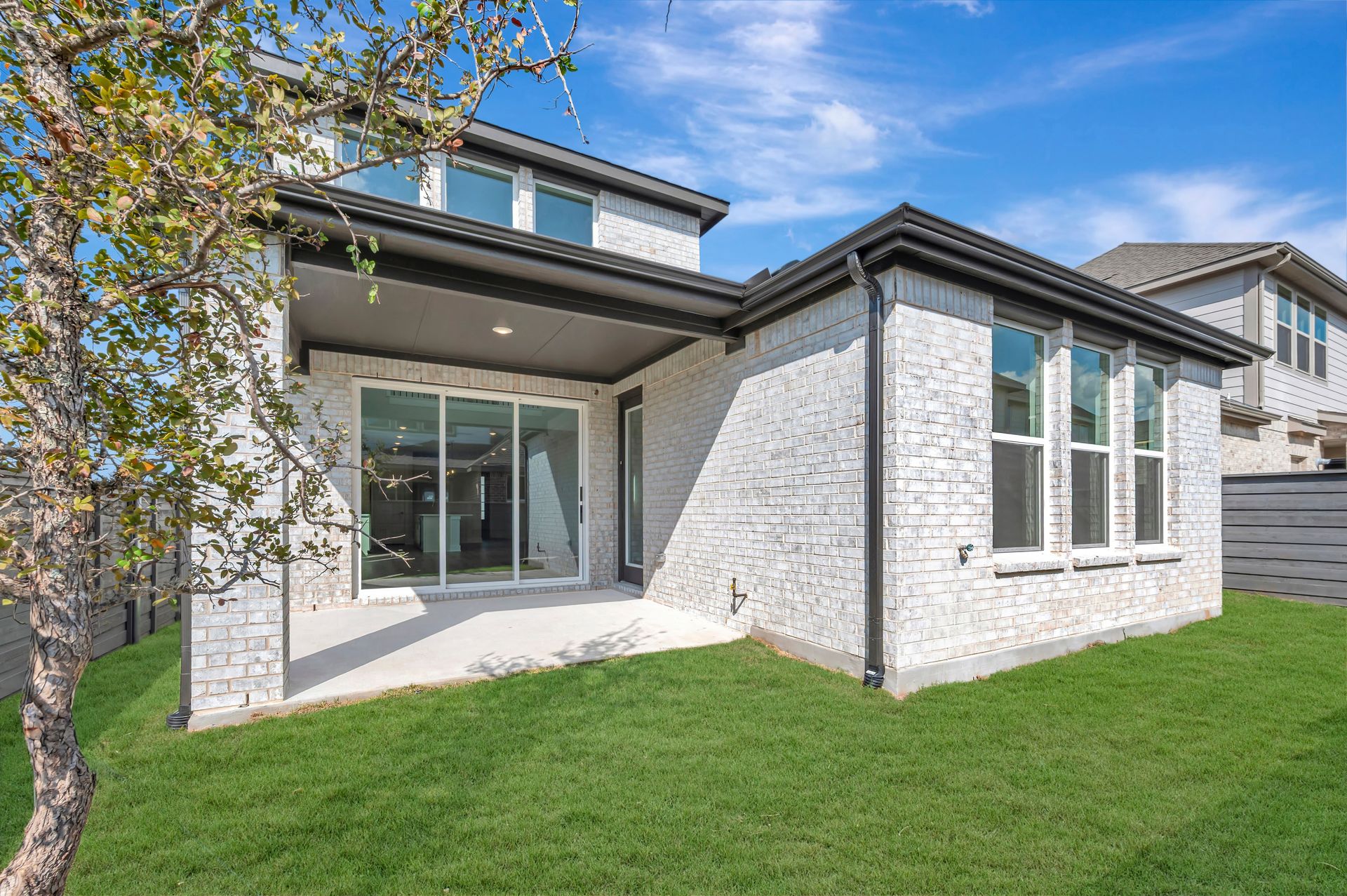 1100 Amaryllis Lane