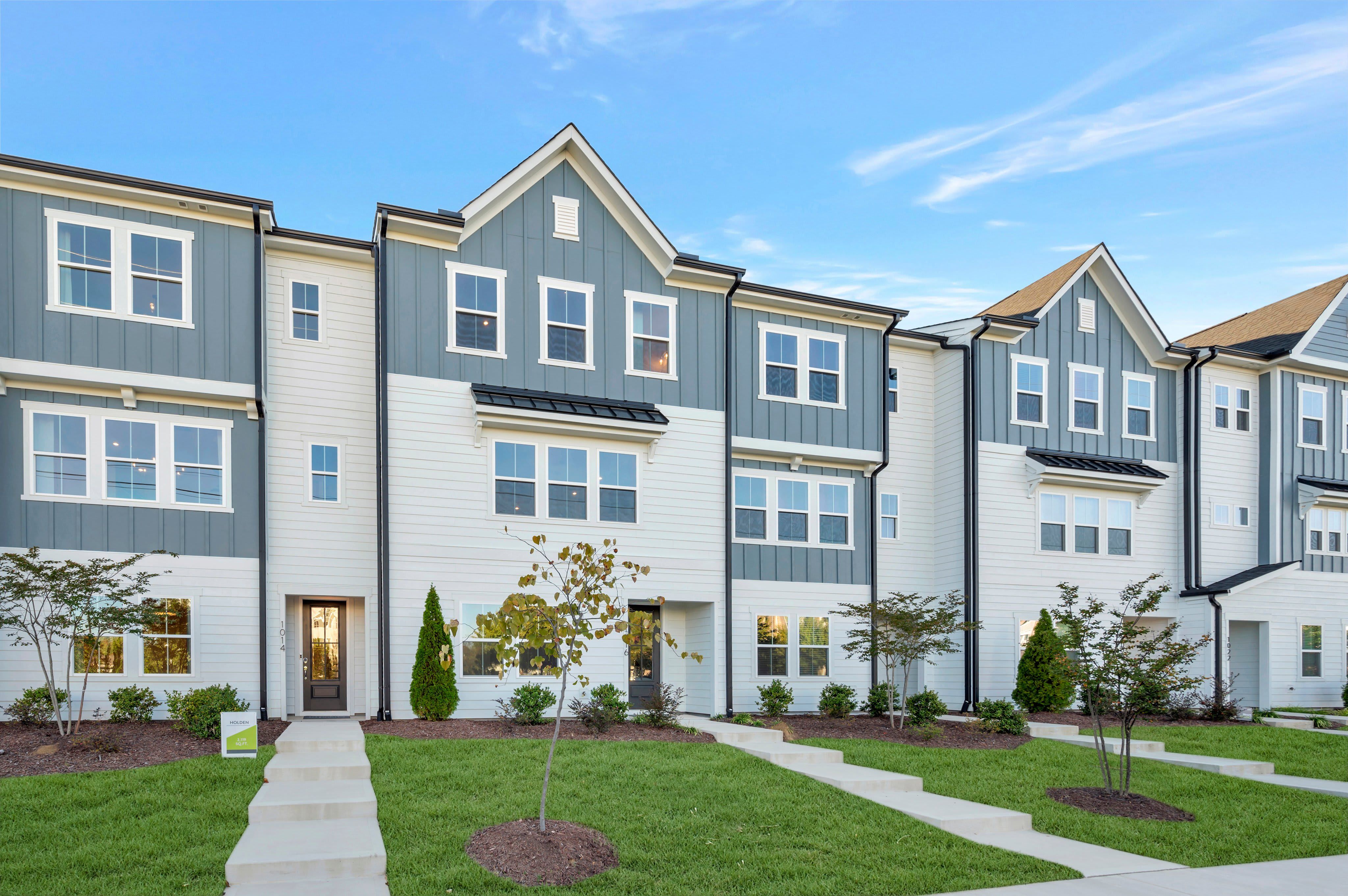 1012 Zelkova Lane. Chapel Hill, NC 27517