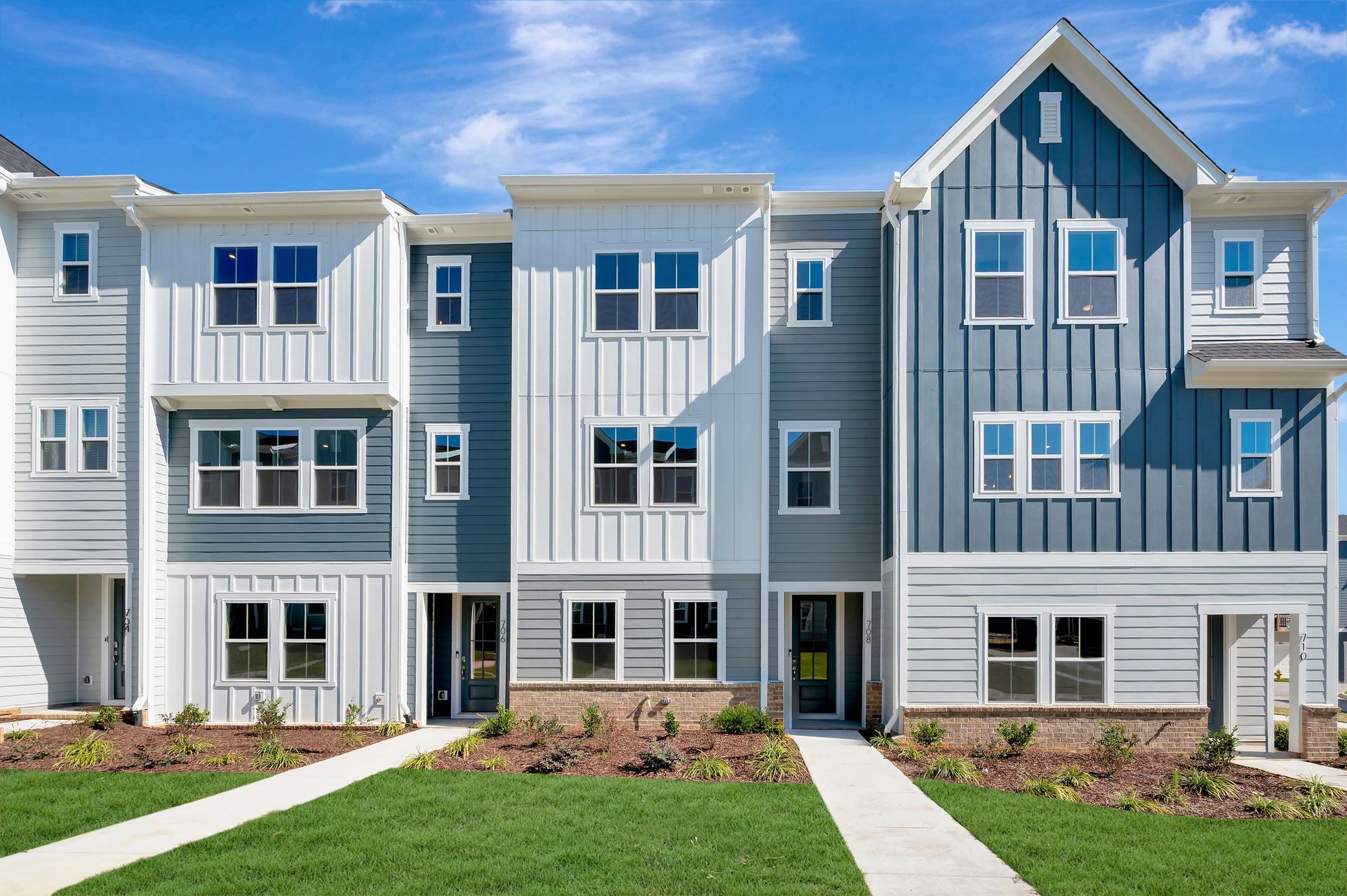 708 Hyperion Alley