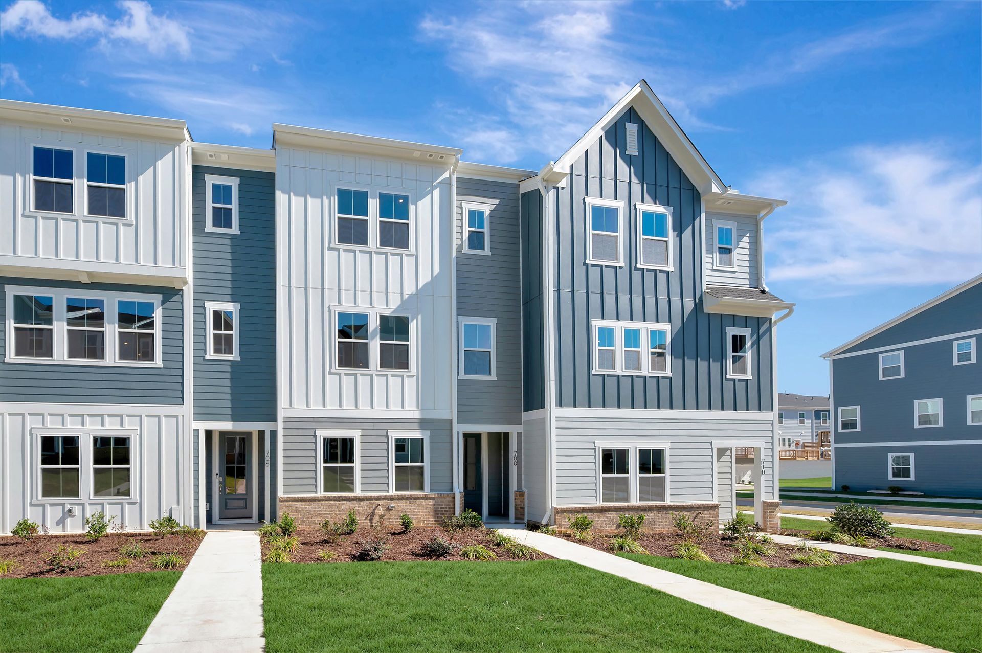 708 Hyperion Alley