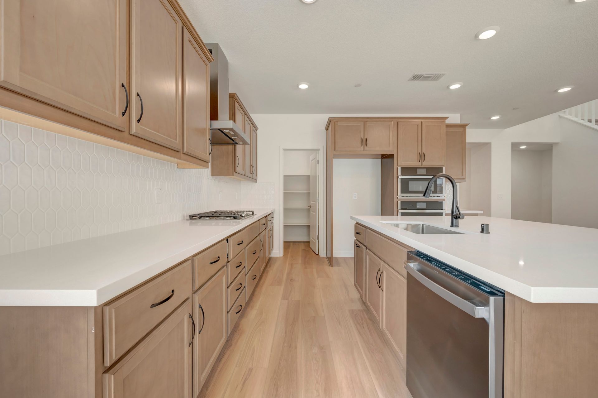 5016 Canteen Drive