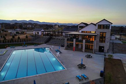Sterling Ranch Rec Center | The Outlook Clubhouse and Pool