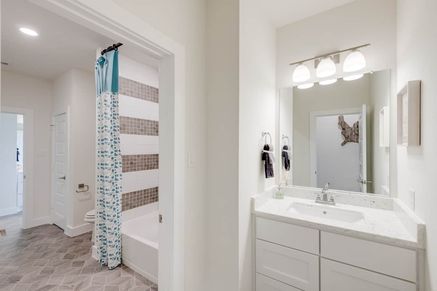 Cross Creek Ranch 65' Model | Burton | Secondary Bath