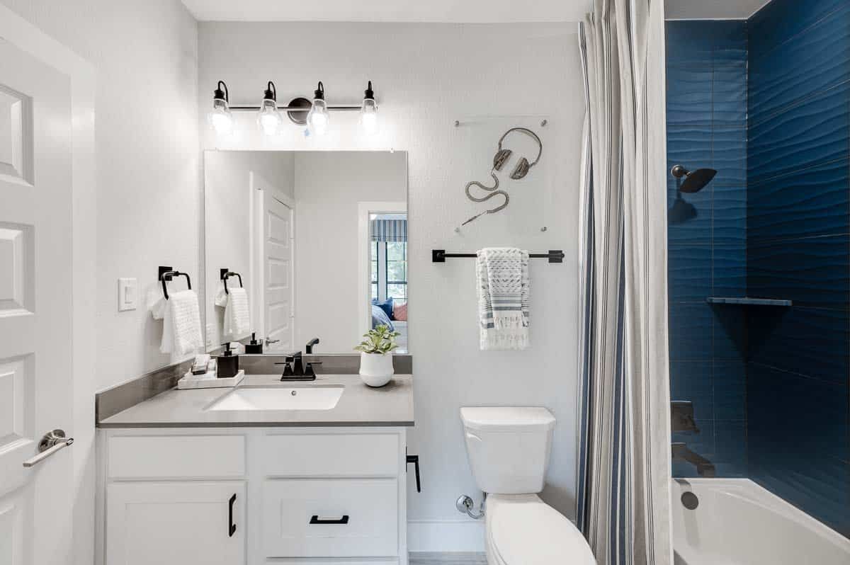 Sienna 80'Model | Verona Plan | Secondary Bath