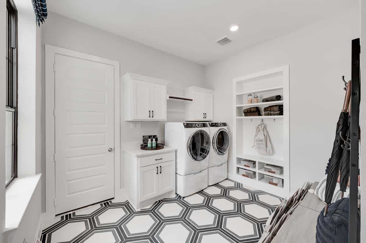 Sienna 80'Model | Verona Plan | Laundry Room