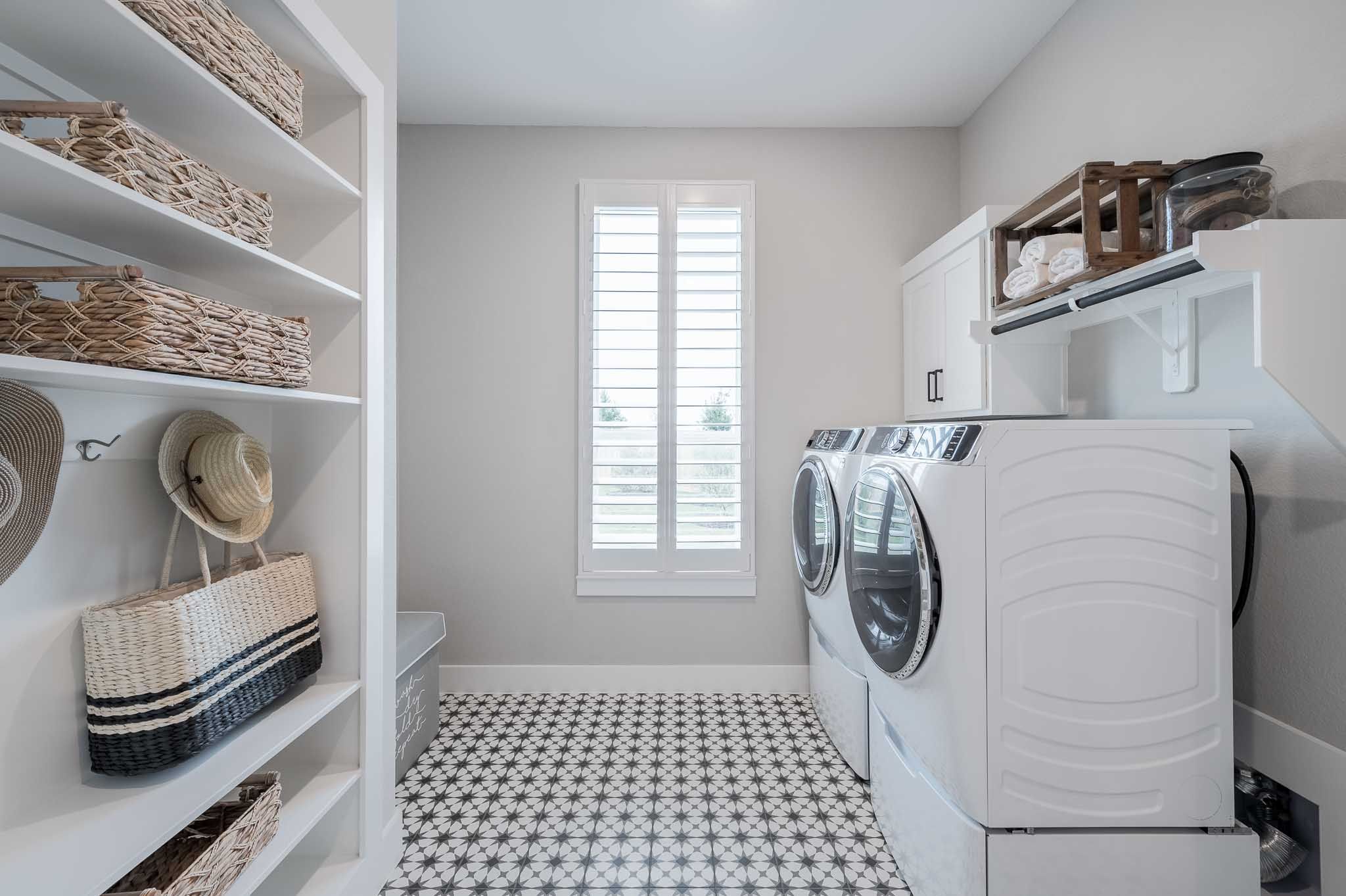 Dunham Pointe 80' | Milan Model