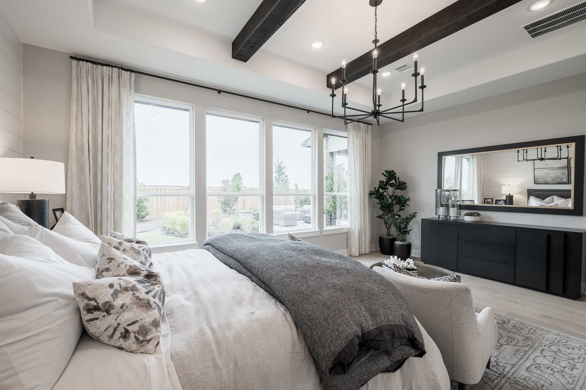 Dunham Pointe 80' | Milan Model