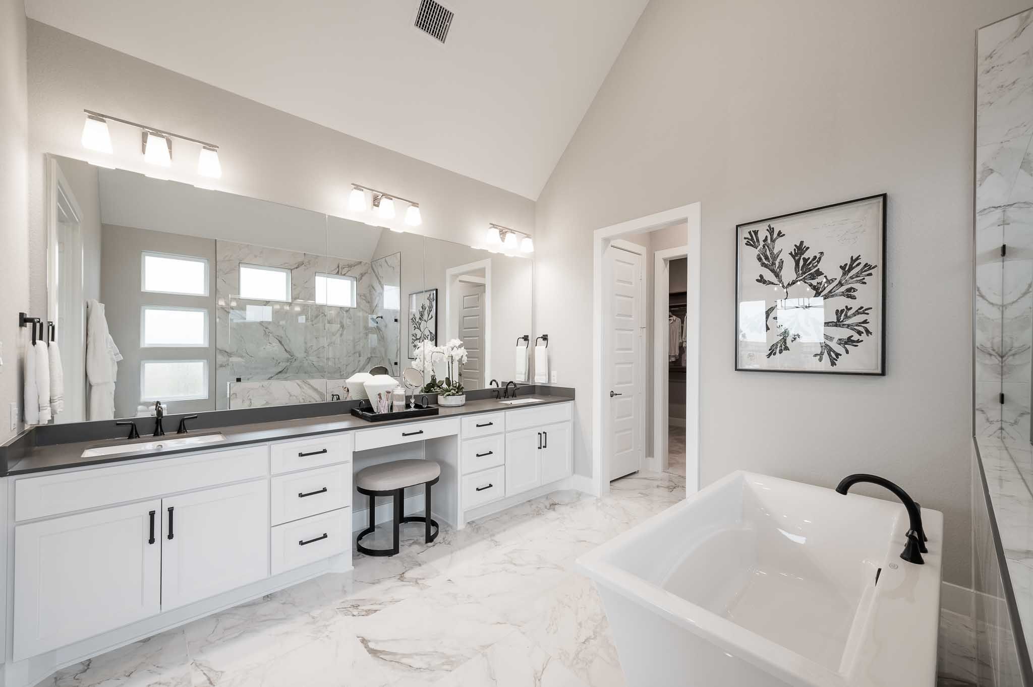 Dunham Pointe 80' | Milan Model