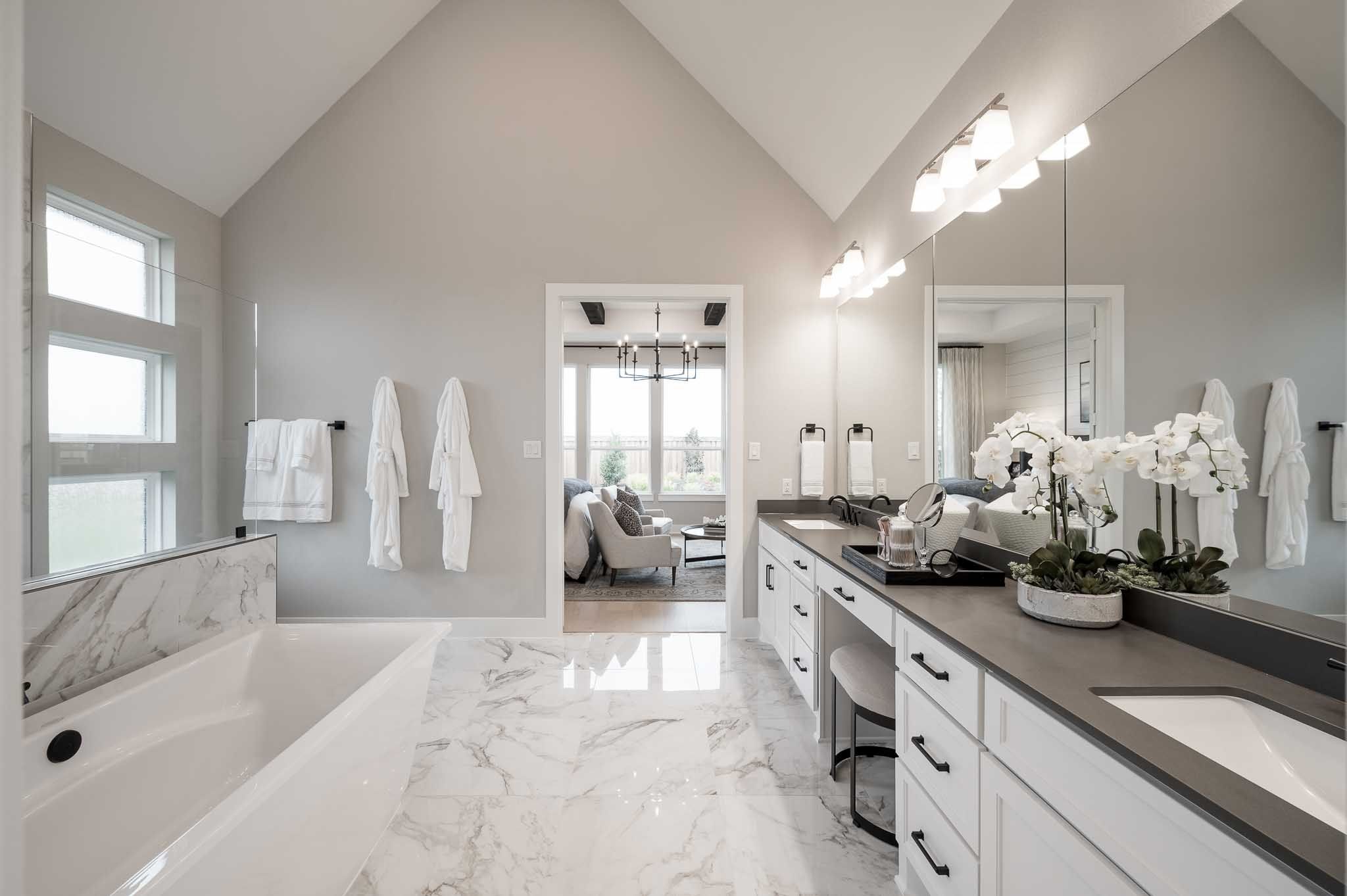 Dunham Pointe 80' | Milan Model